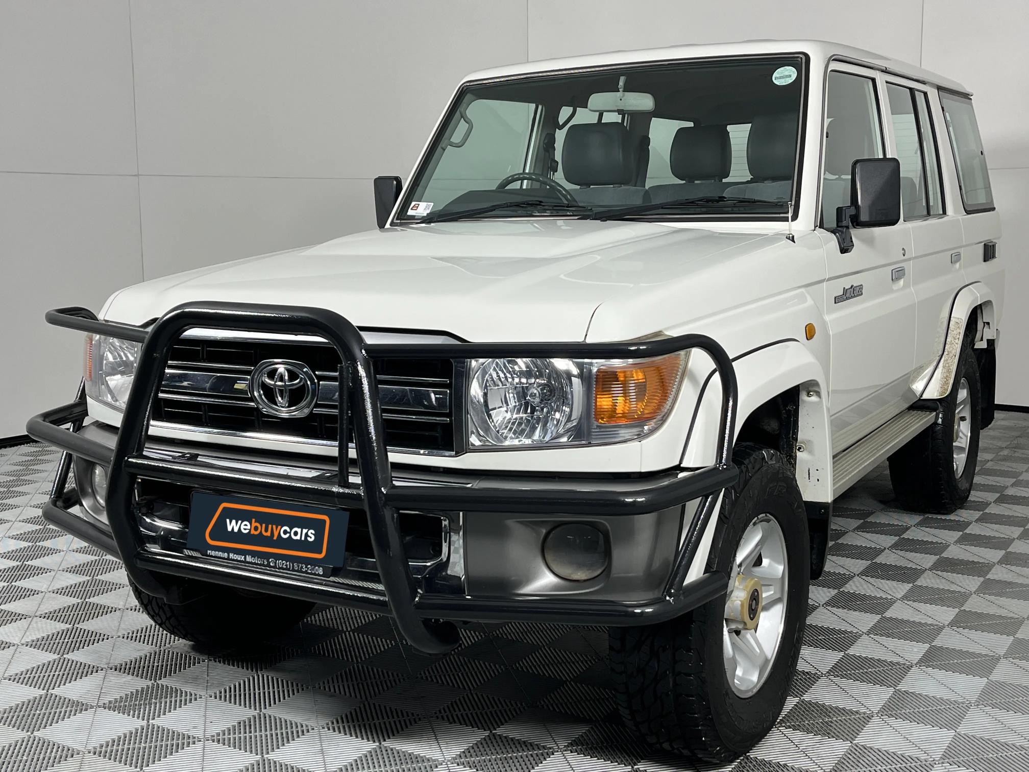 Toyota Land Cruiser 70 4.2 Diesel Station Wagon