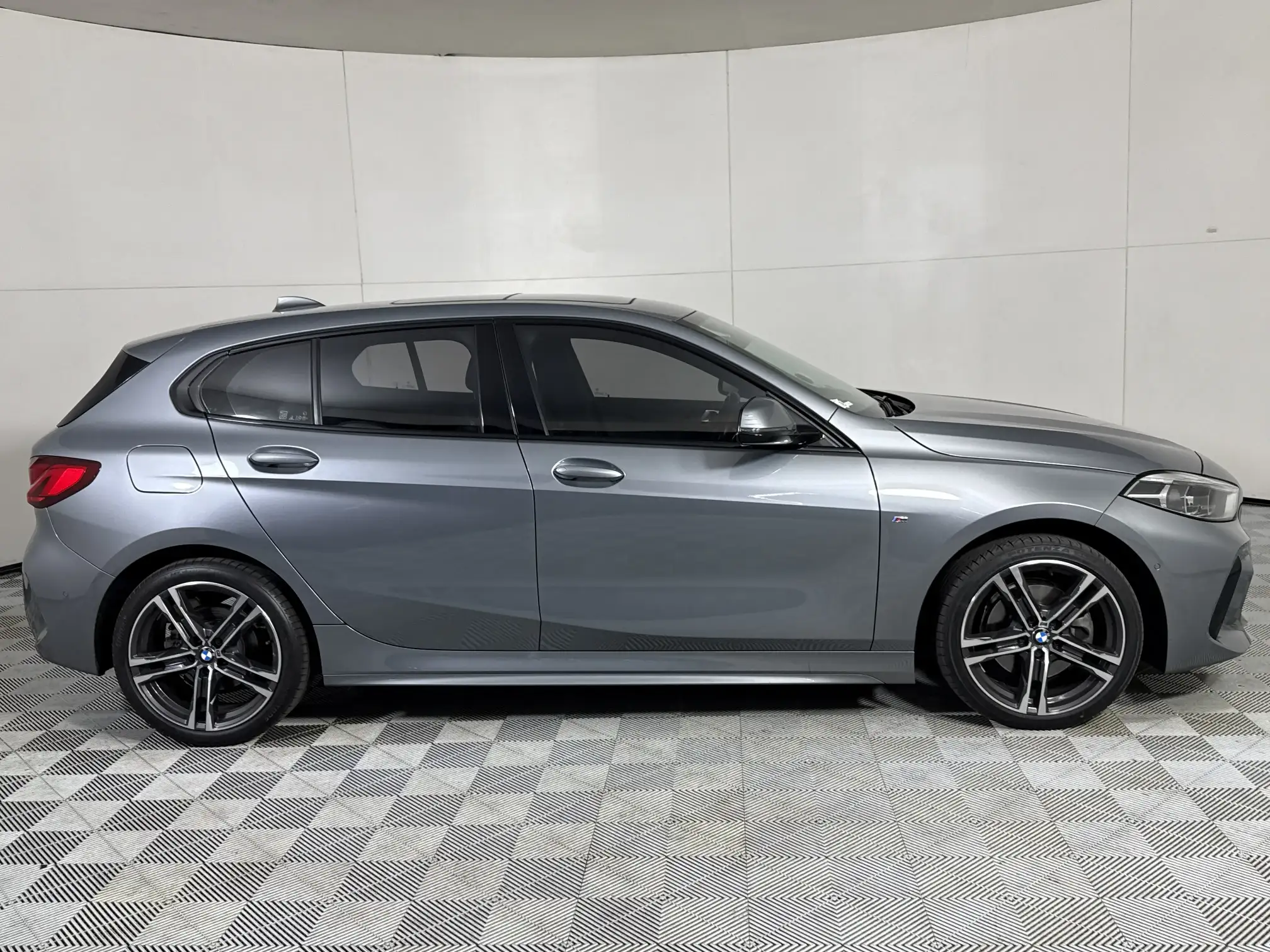 BMW 1 Series (f40)