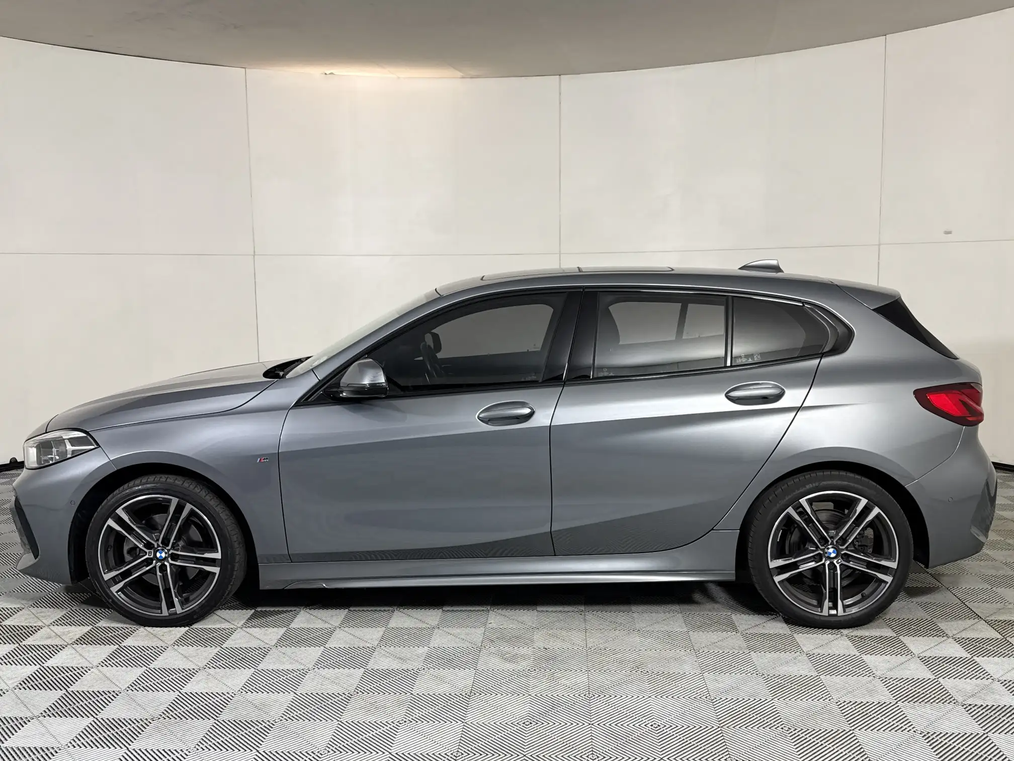 BMW 1 Series (f40)