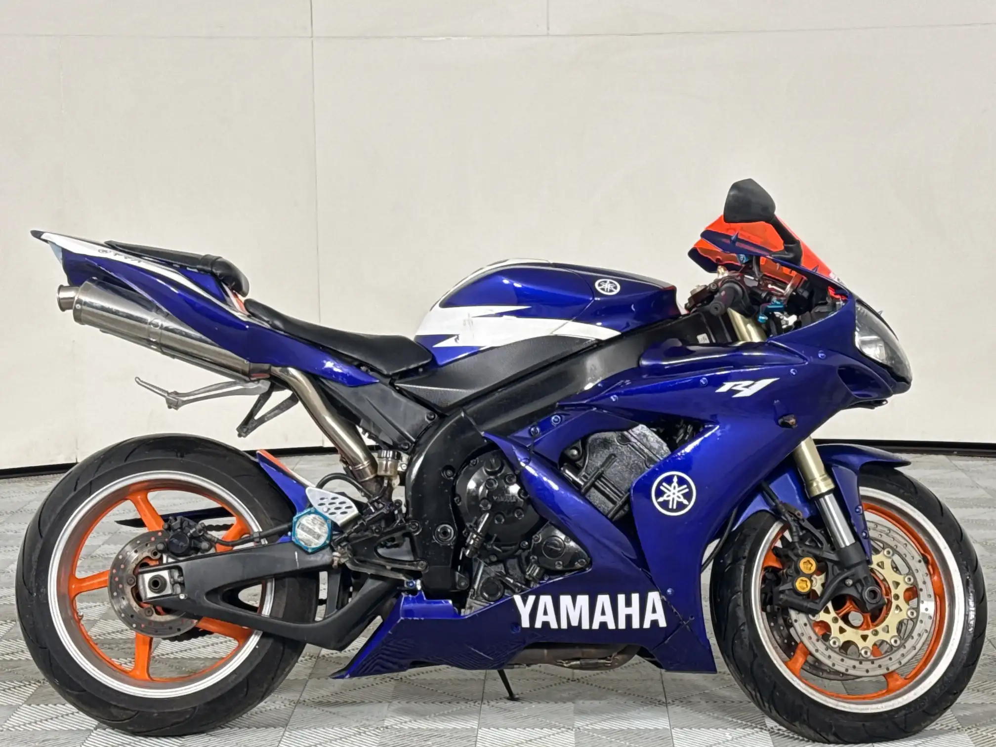 Yamaha YZF R1