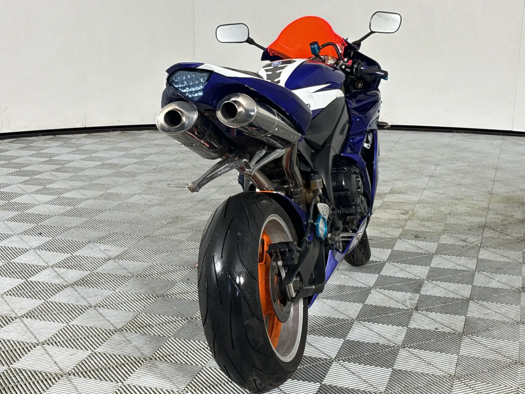 Yamaha YZF R1