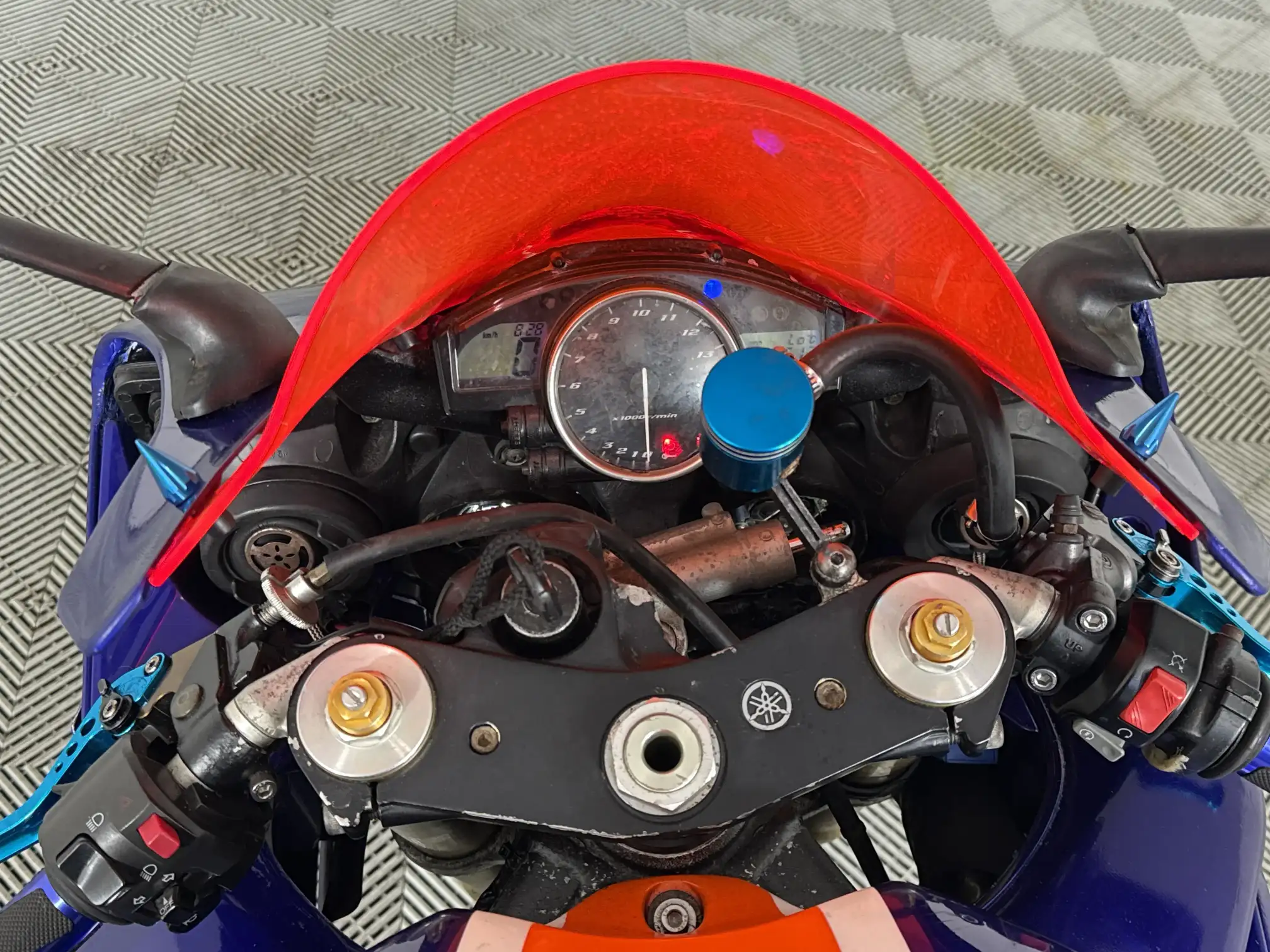 Yamaha YZF R1
