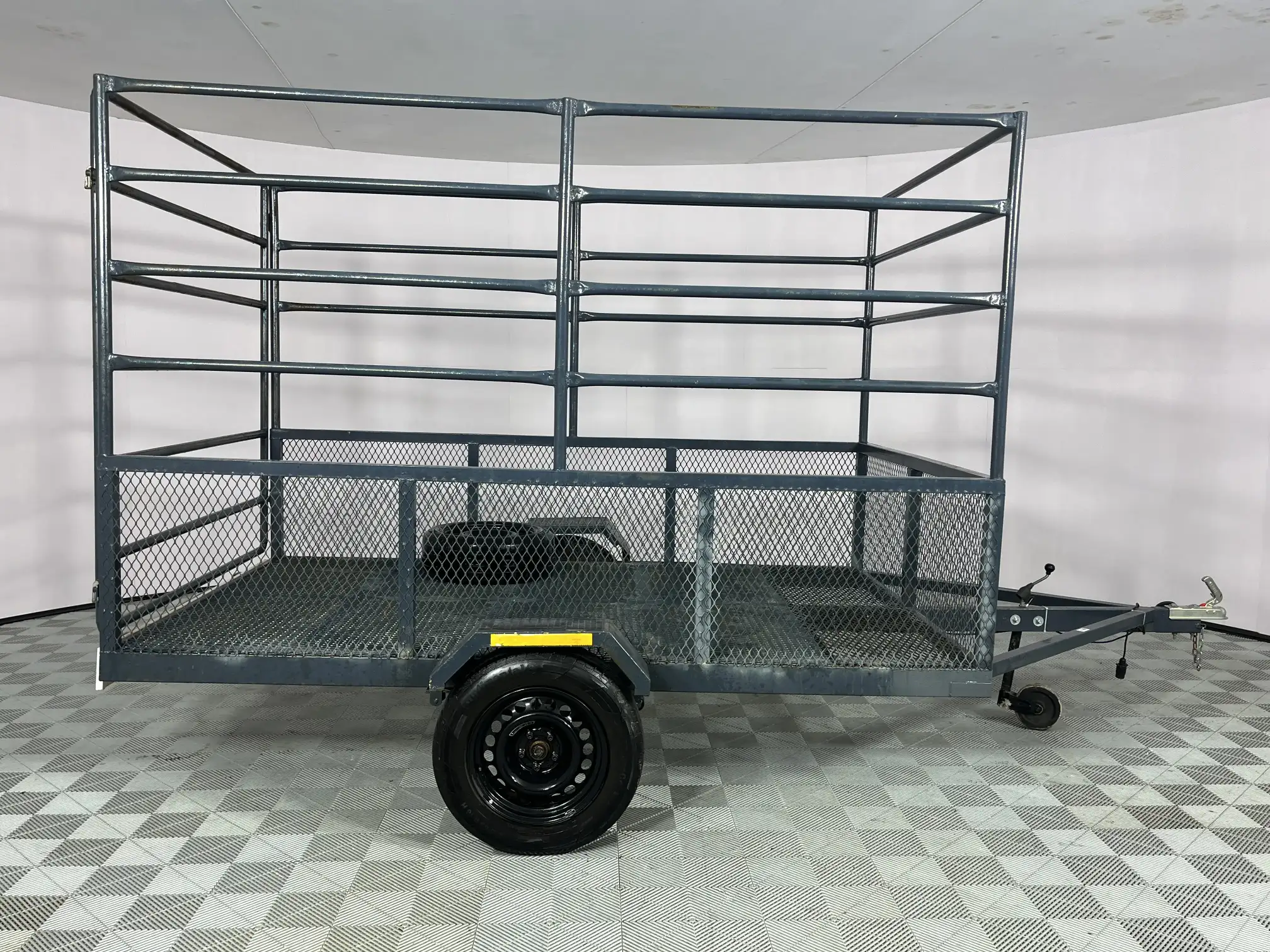 Custom Top Trailer
