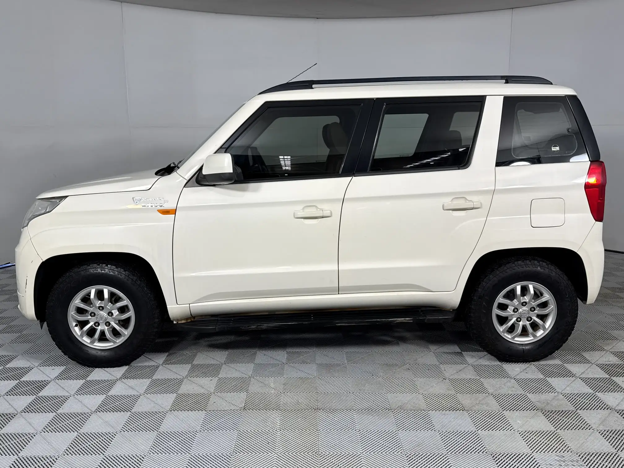 Mahindra TUV