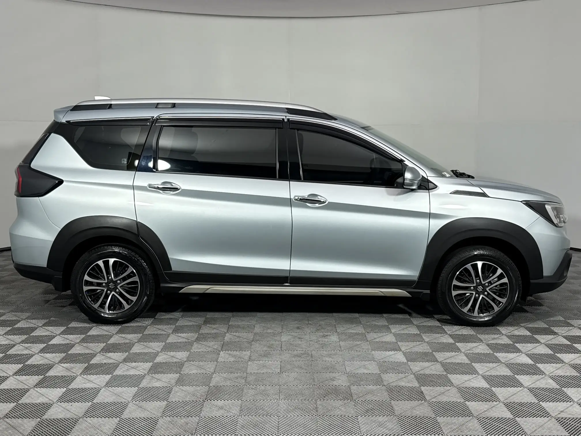 Suzuki XL6
