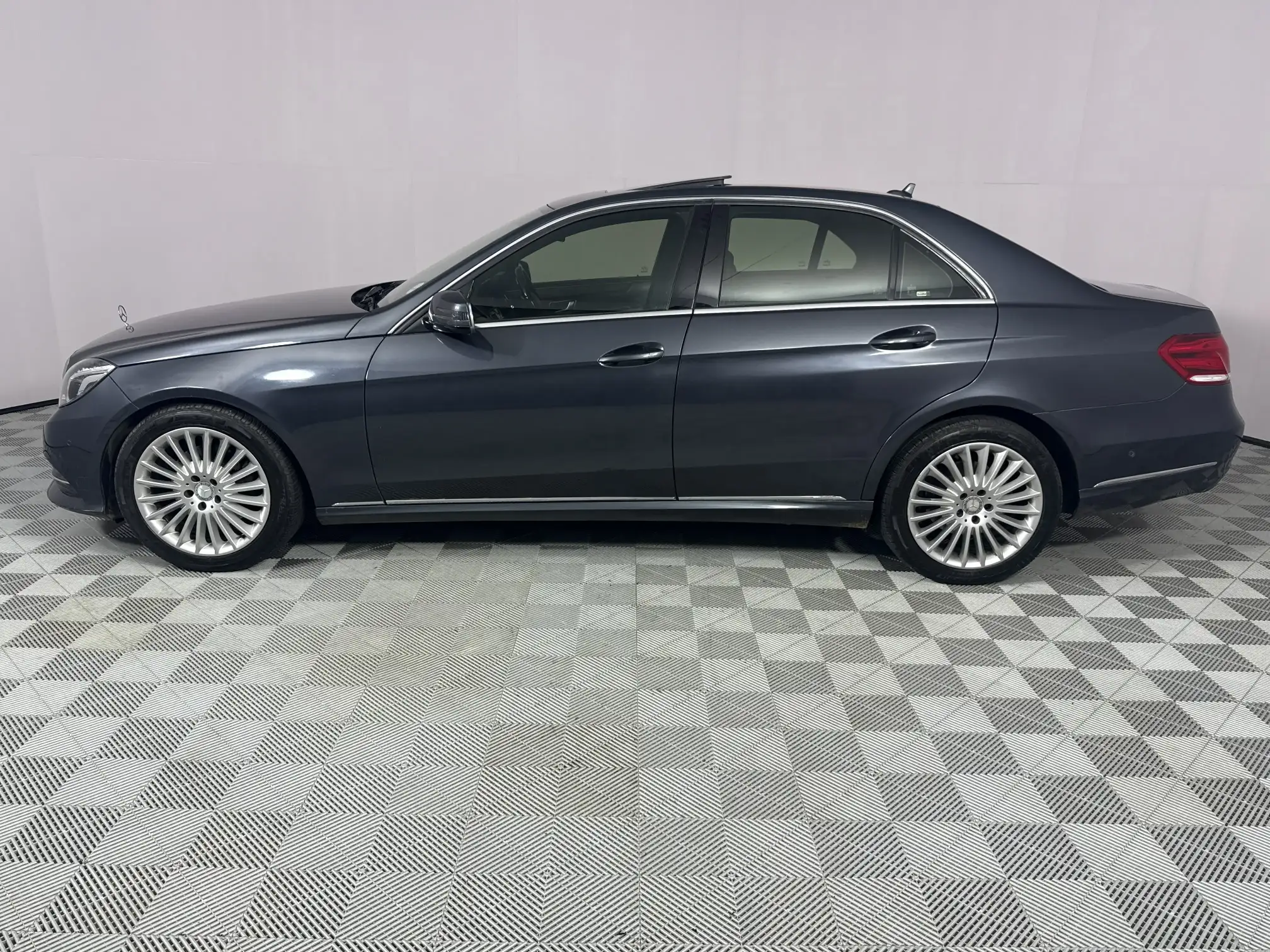 Mercedes-Benz E Class Sedan