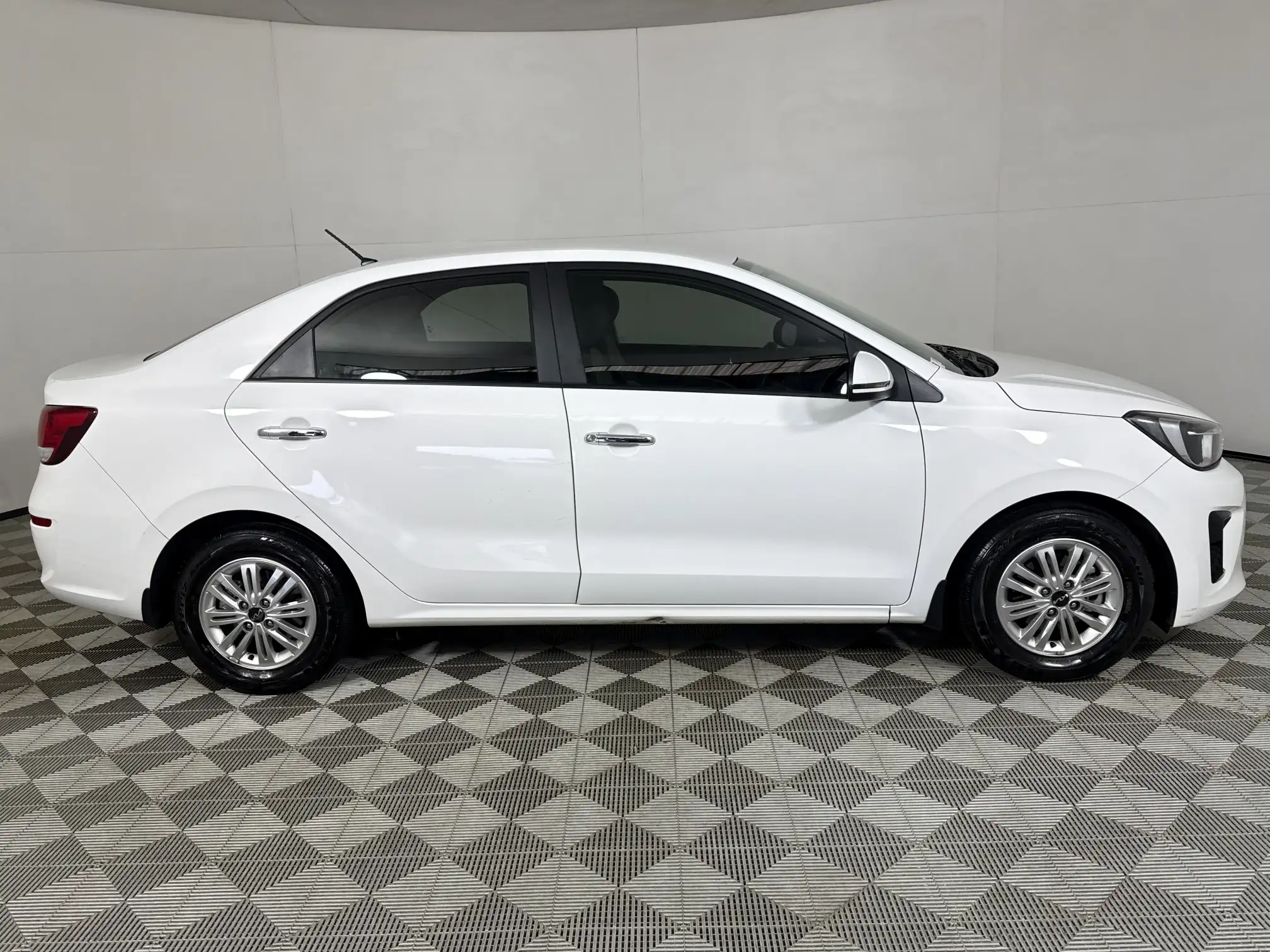 KIA Pegas