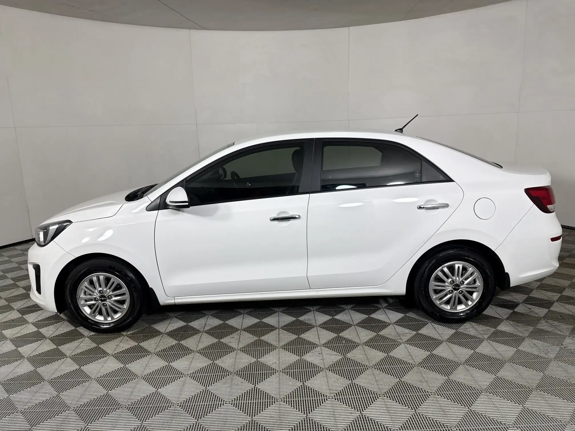 KIA Pegas