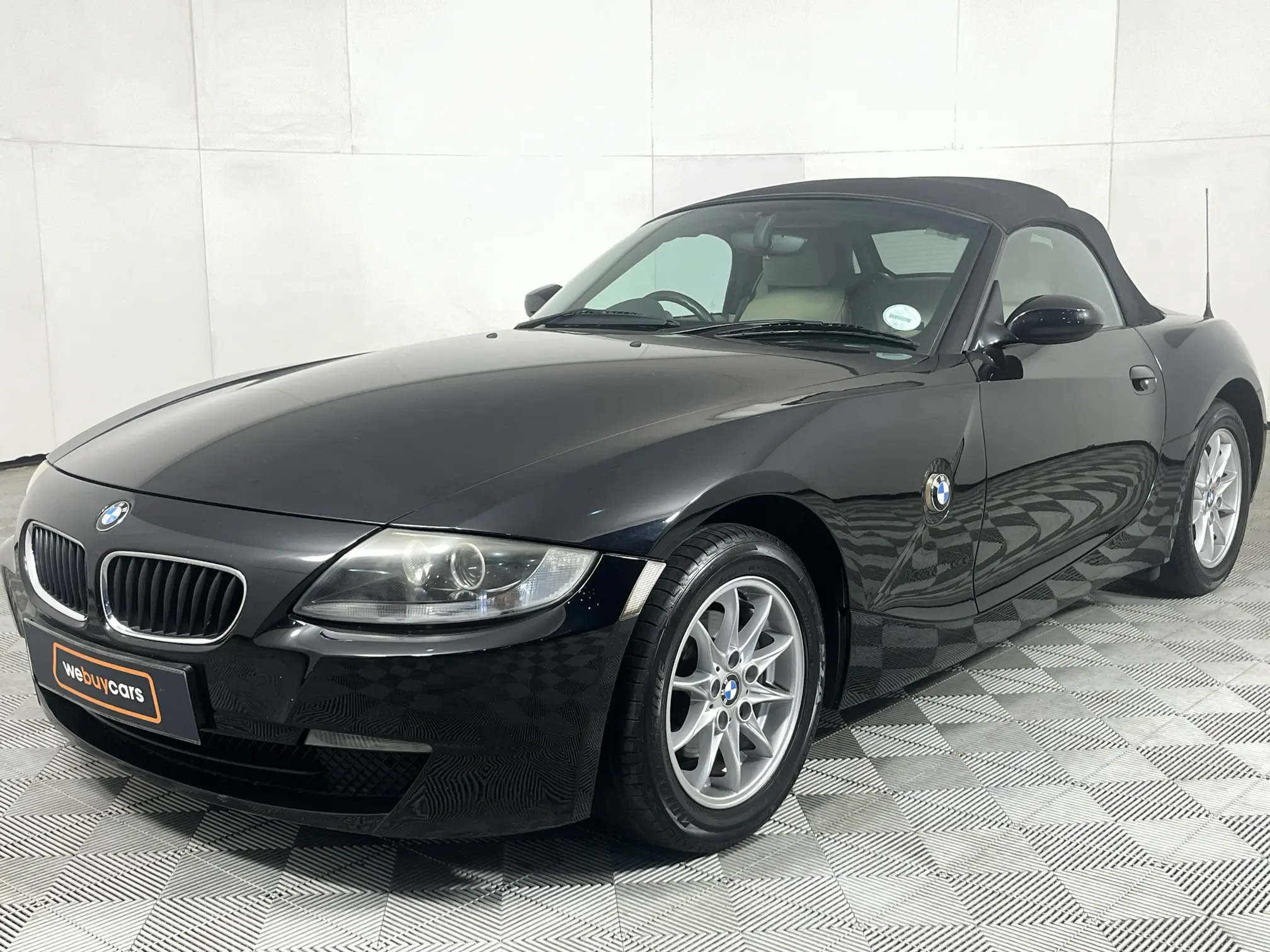 2006 BMW Z4 2.0i Exclusive Roadster (E85)