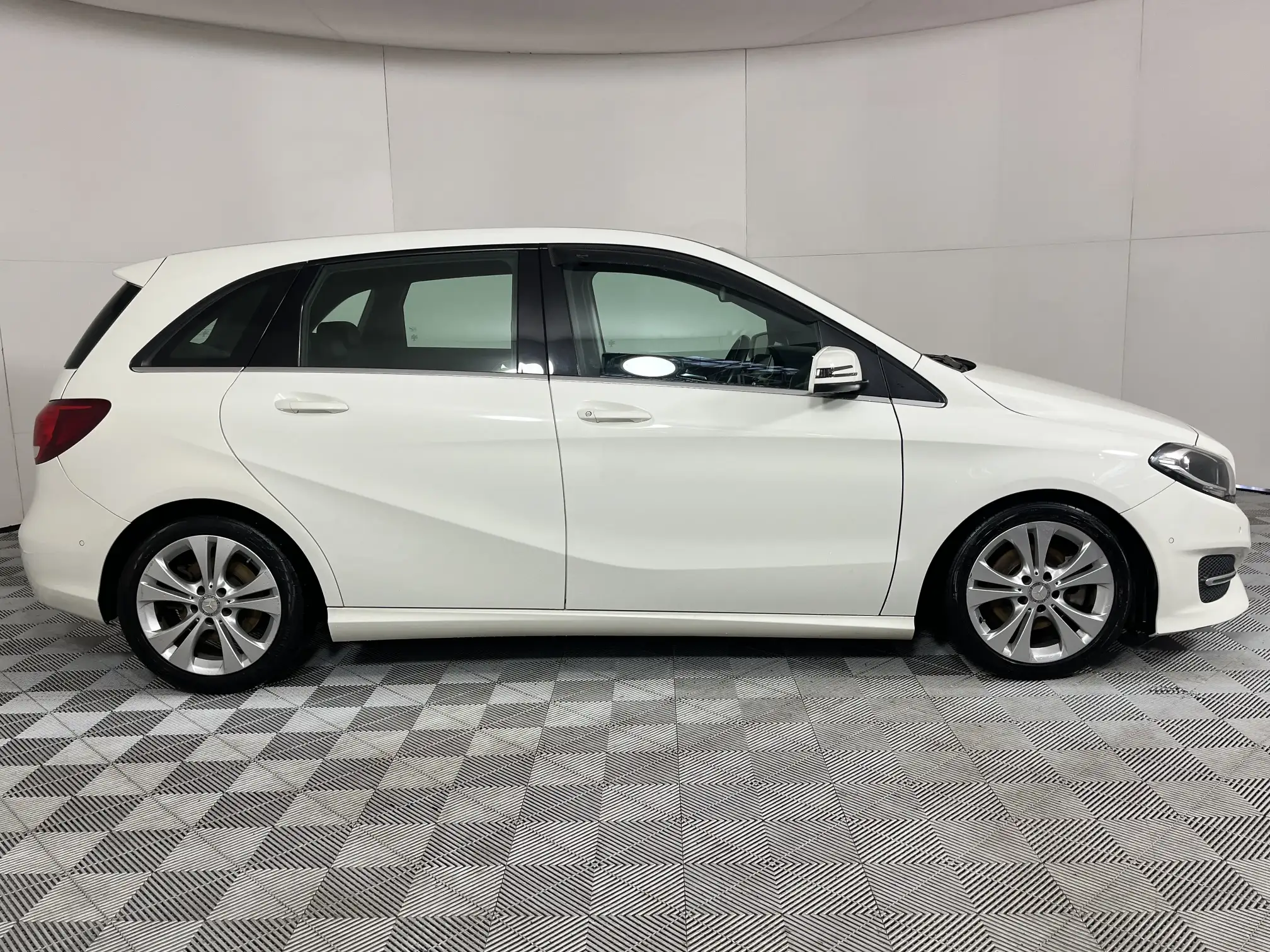 Mercedes-Benz B Class