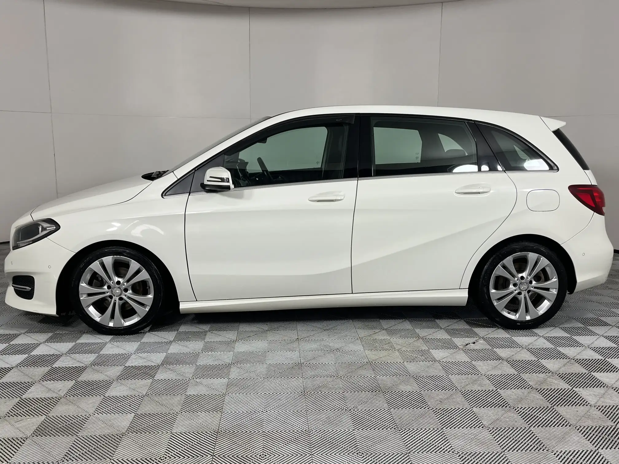 Mercedes-Benz B Class