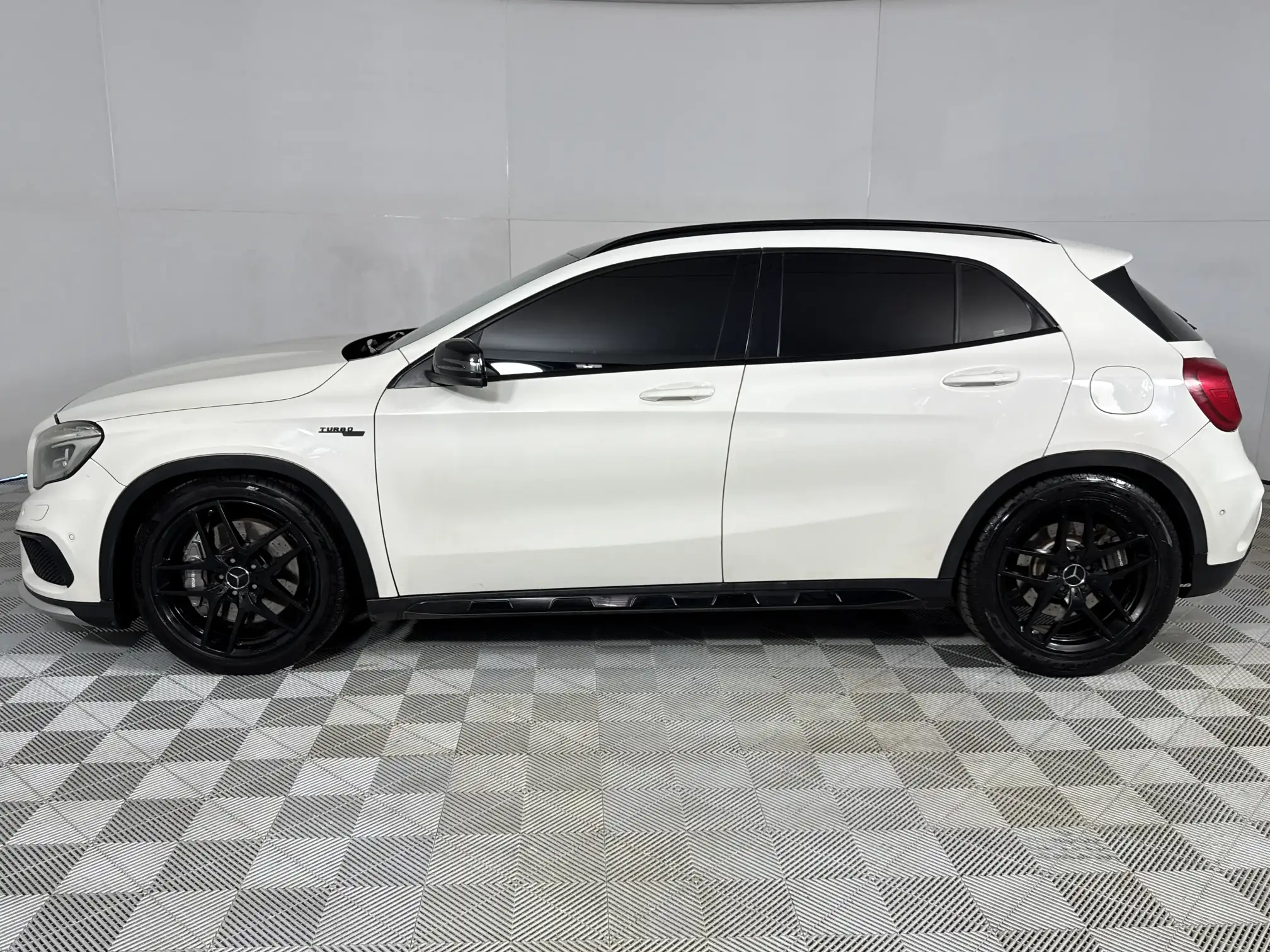 Mercedes-Benz GLA