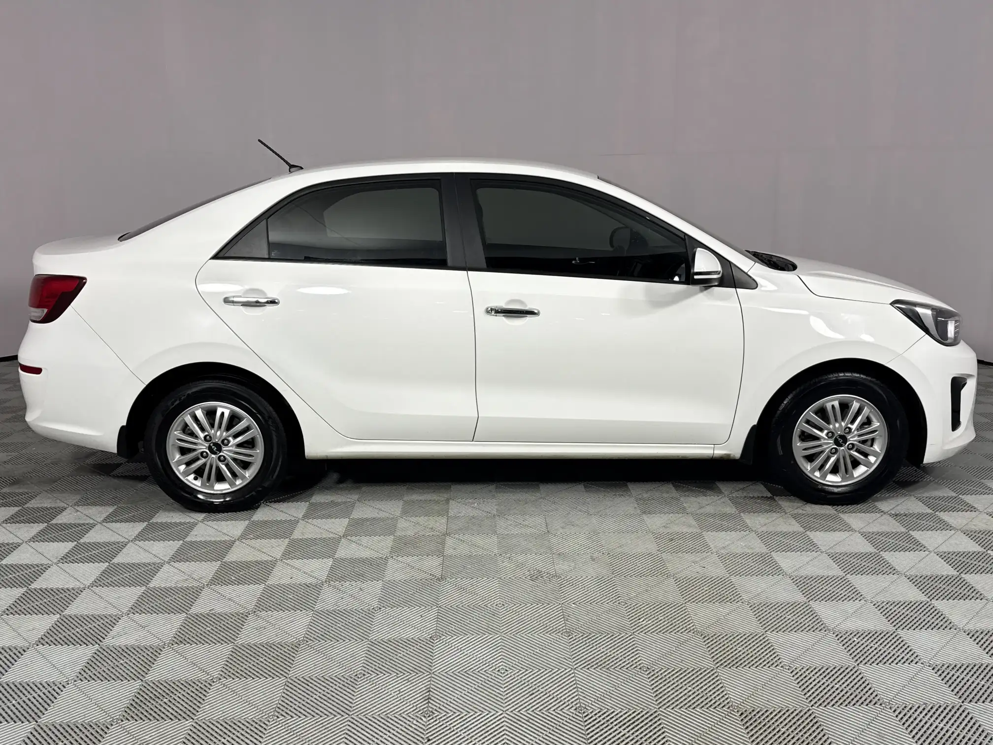 KIA Pegas