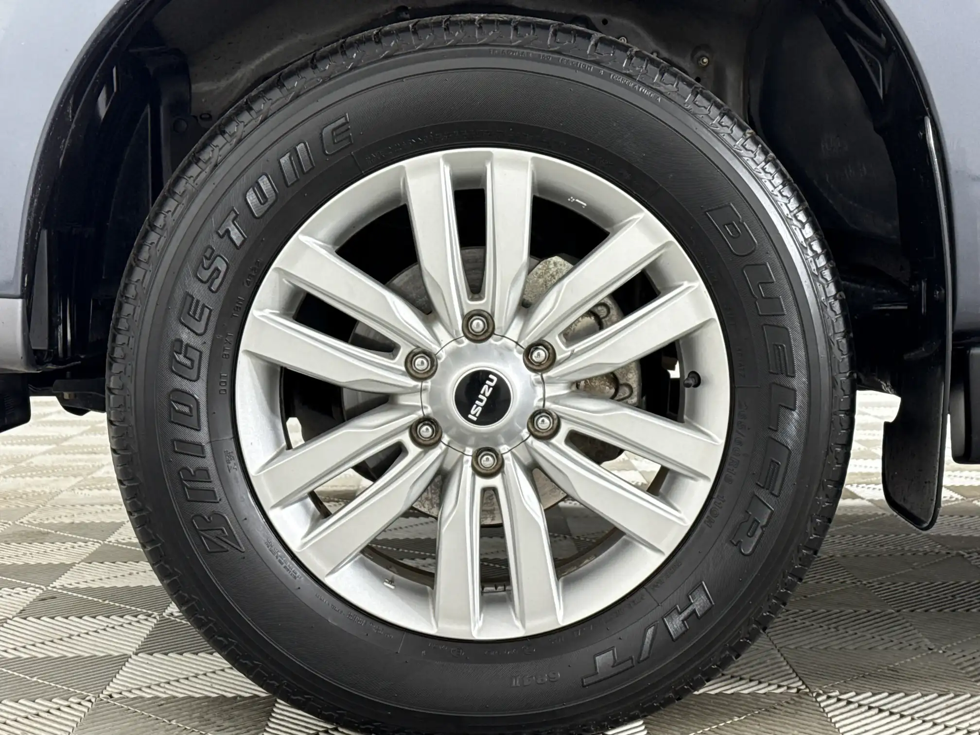 Isuzu MU-X