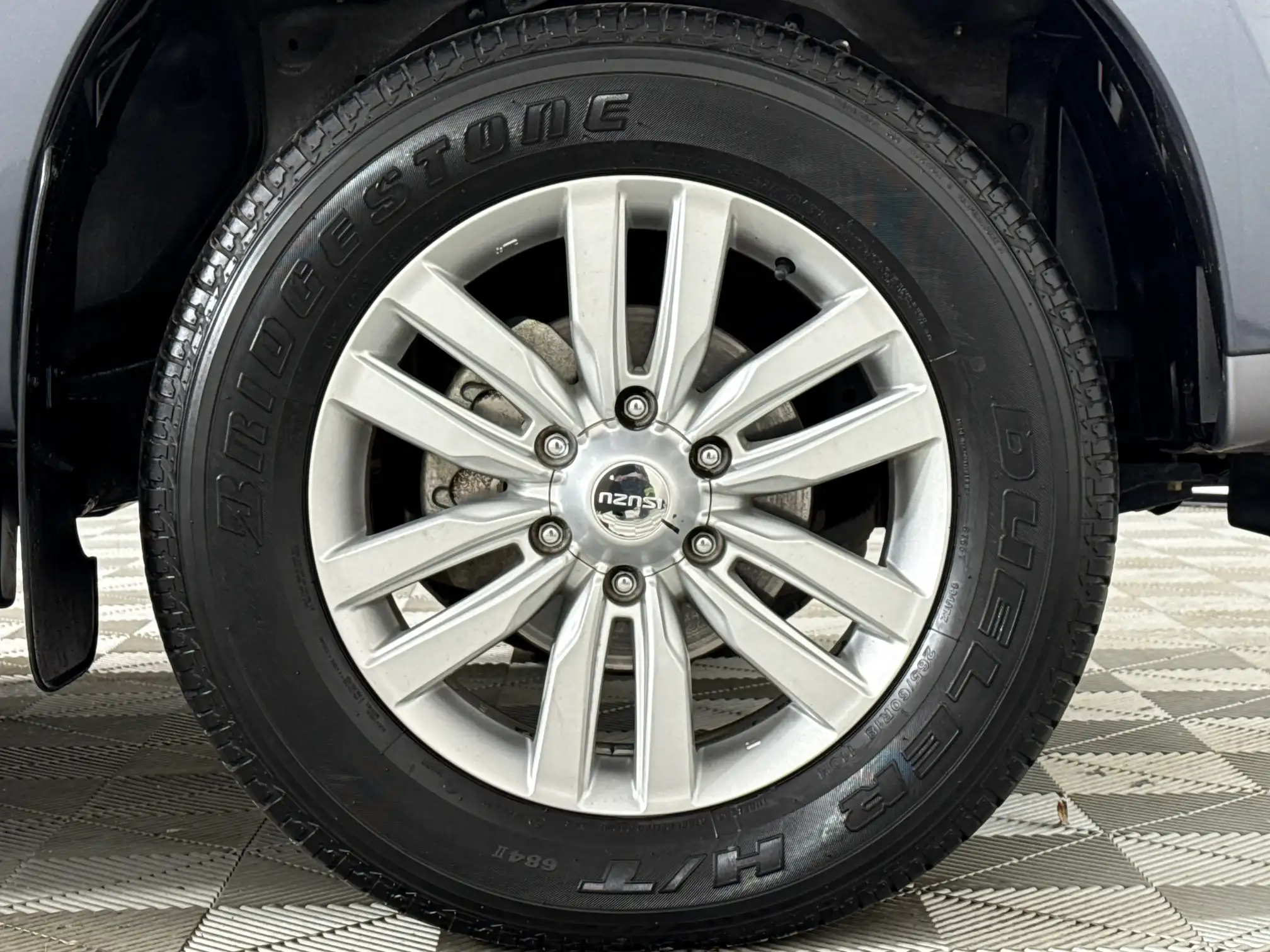 Isuzu MU-X
