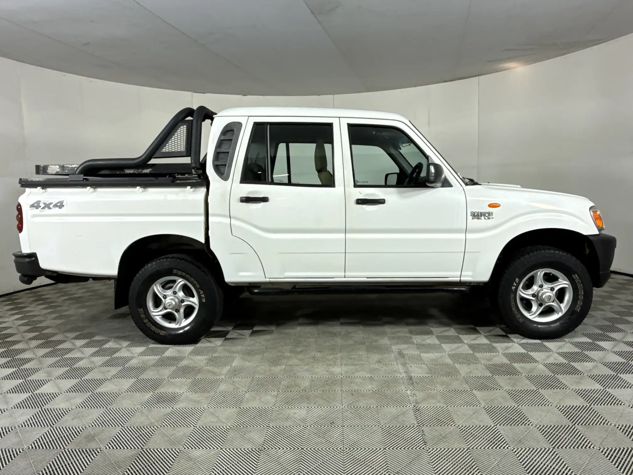 Mahindra PIK UP