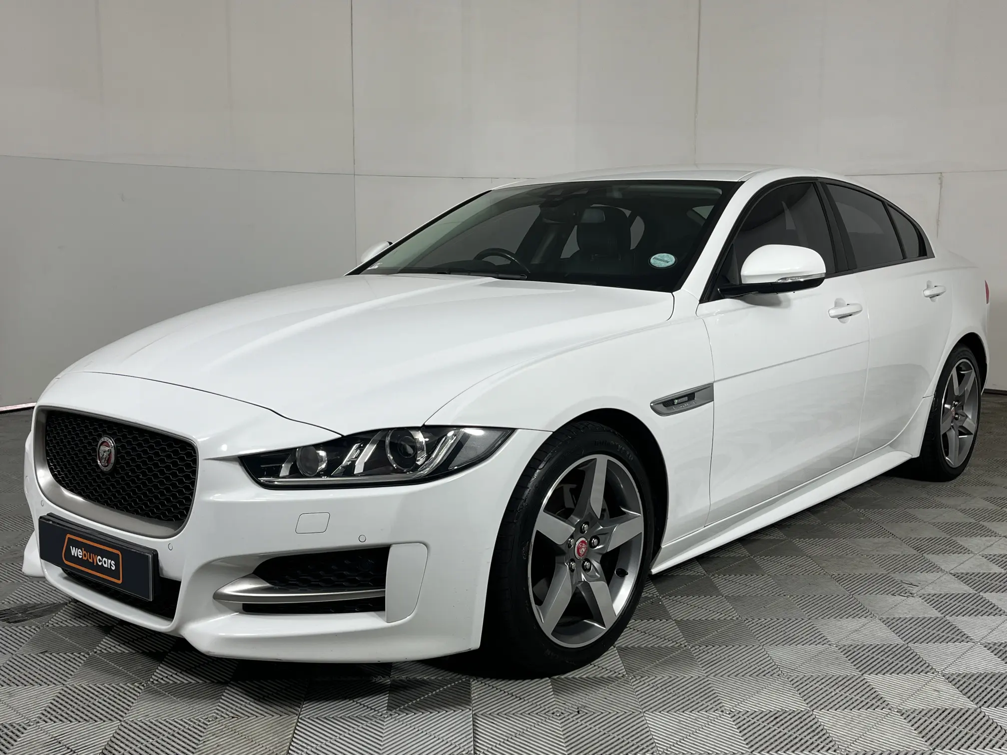 2017 Jaguar XE 2.0d R-Sport Auto