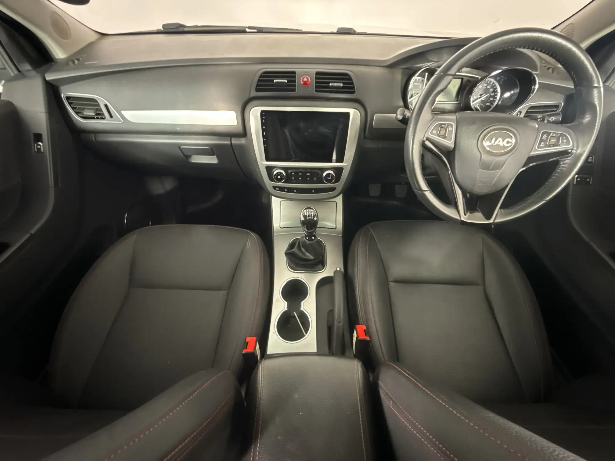 JAC T8