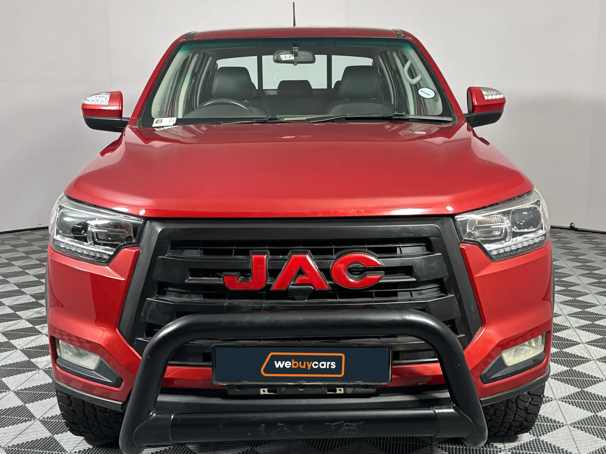 JAC T8