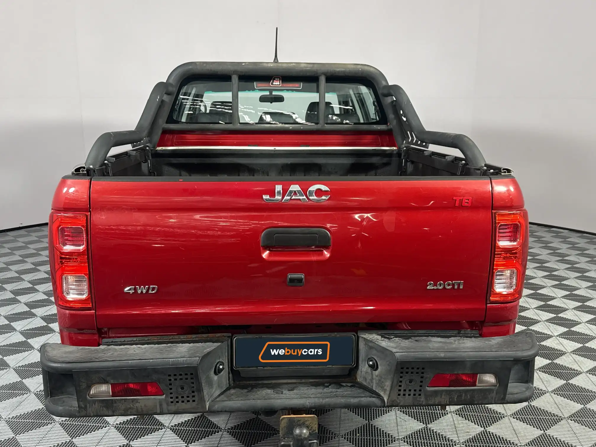 JAC T8