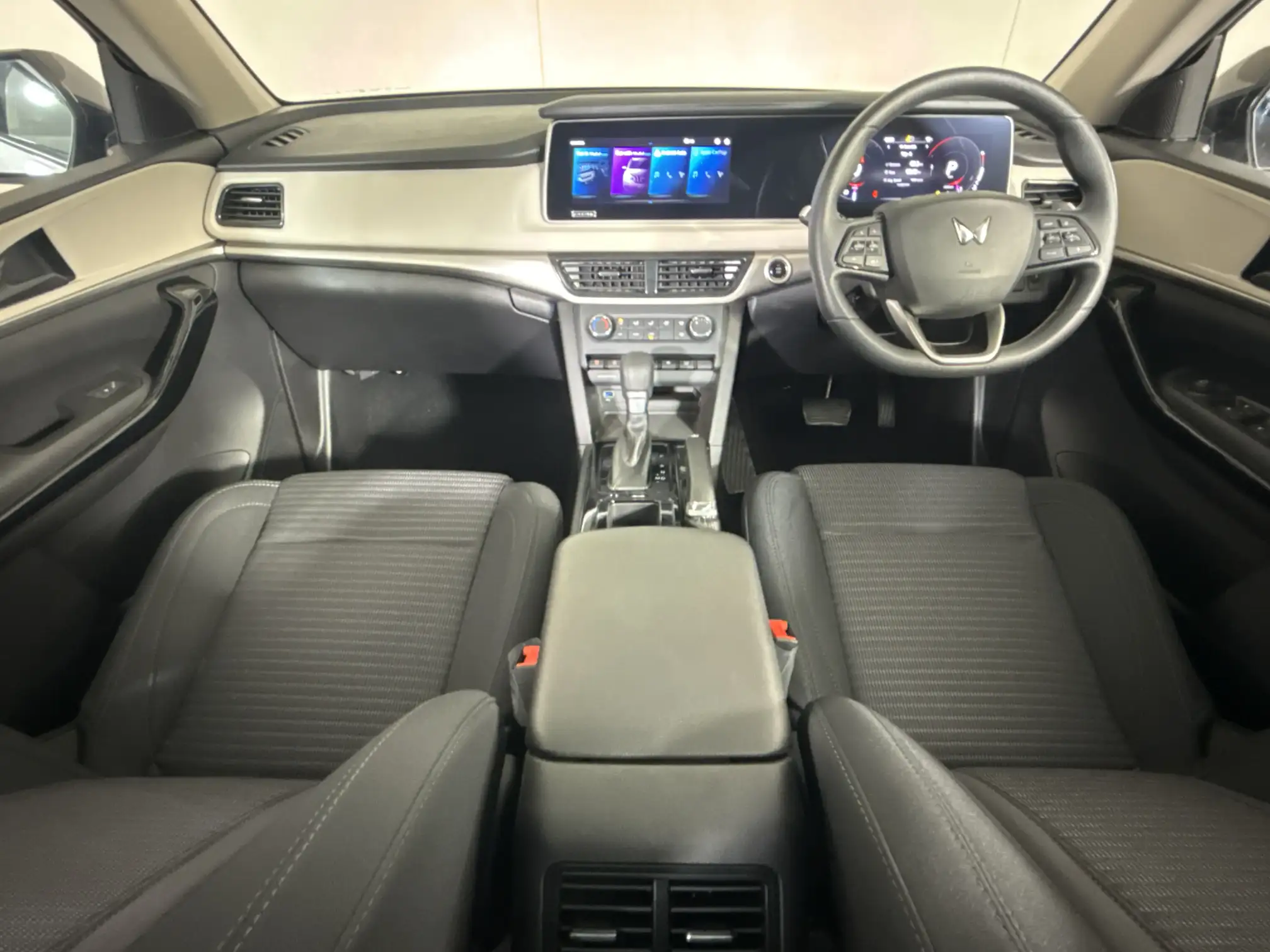 Mahindra XUV 700