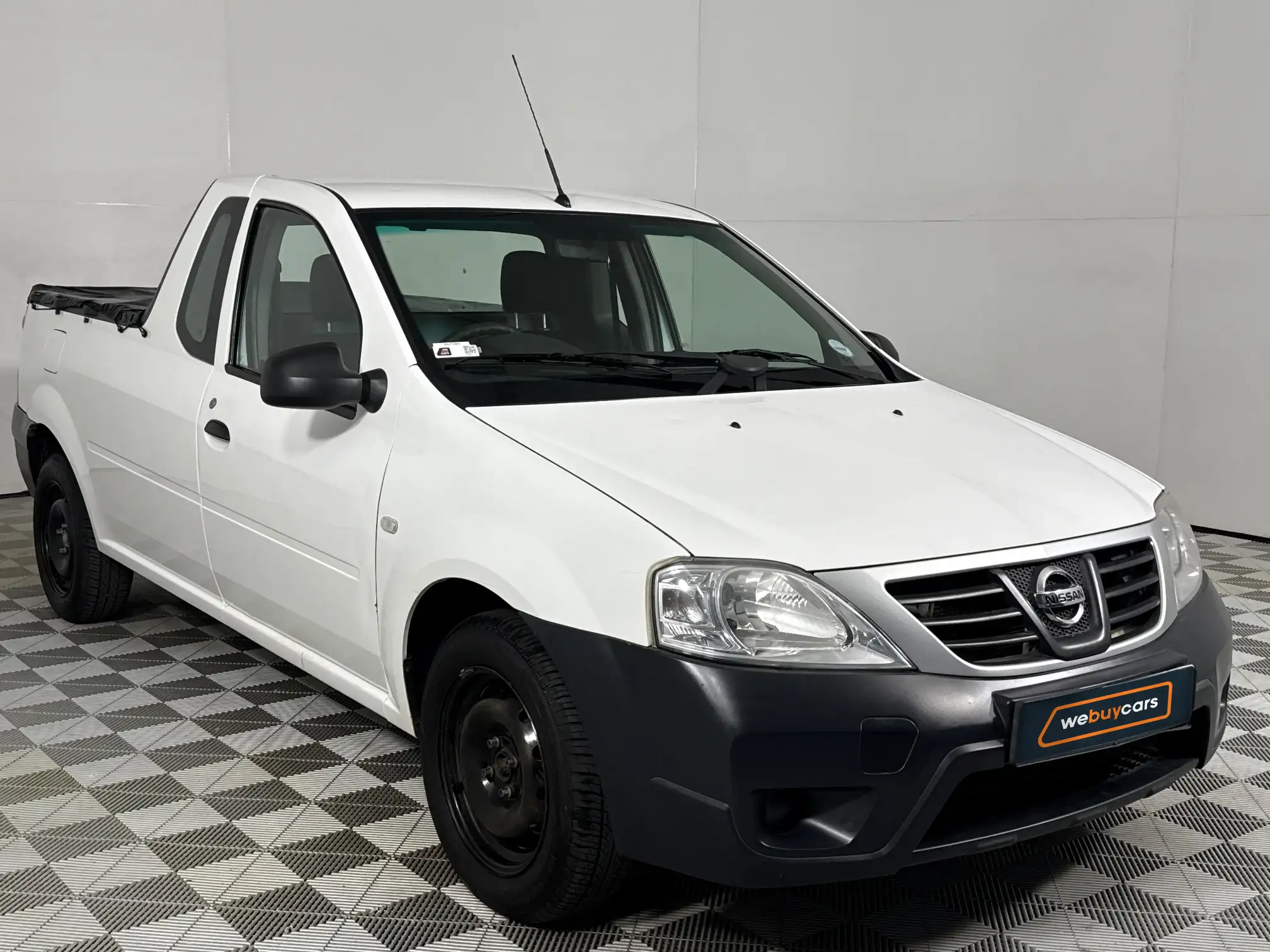 Nissan NP200