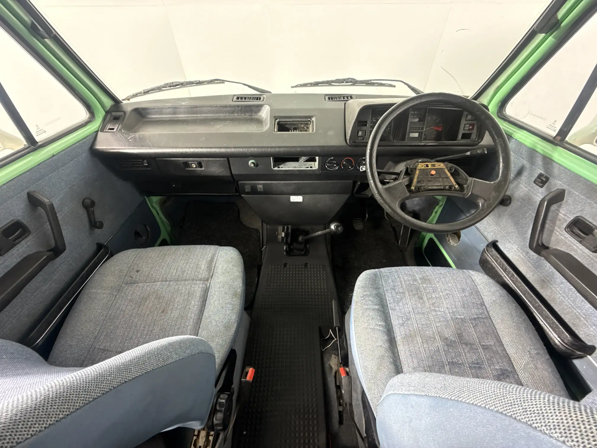 Volkswagen Kombi AND Microbus
