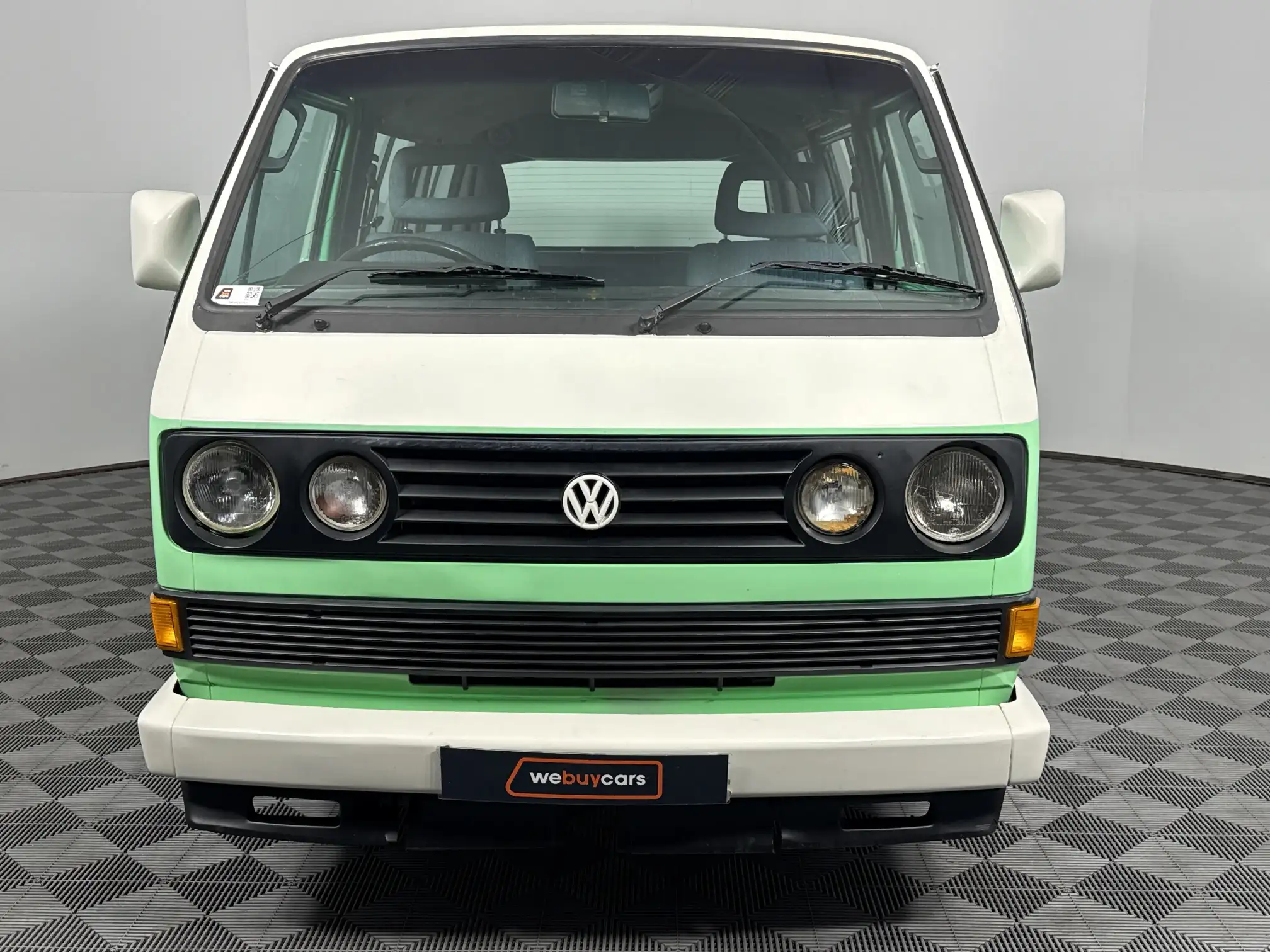 Volkswagen Kombi AND Microbus