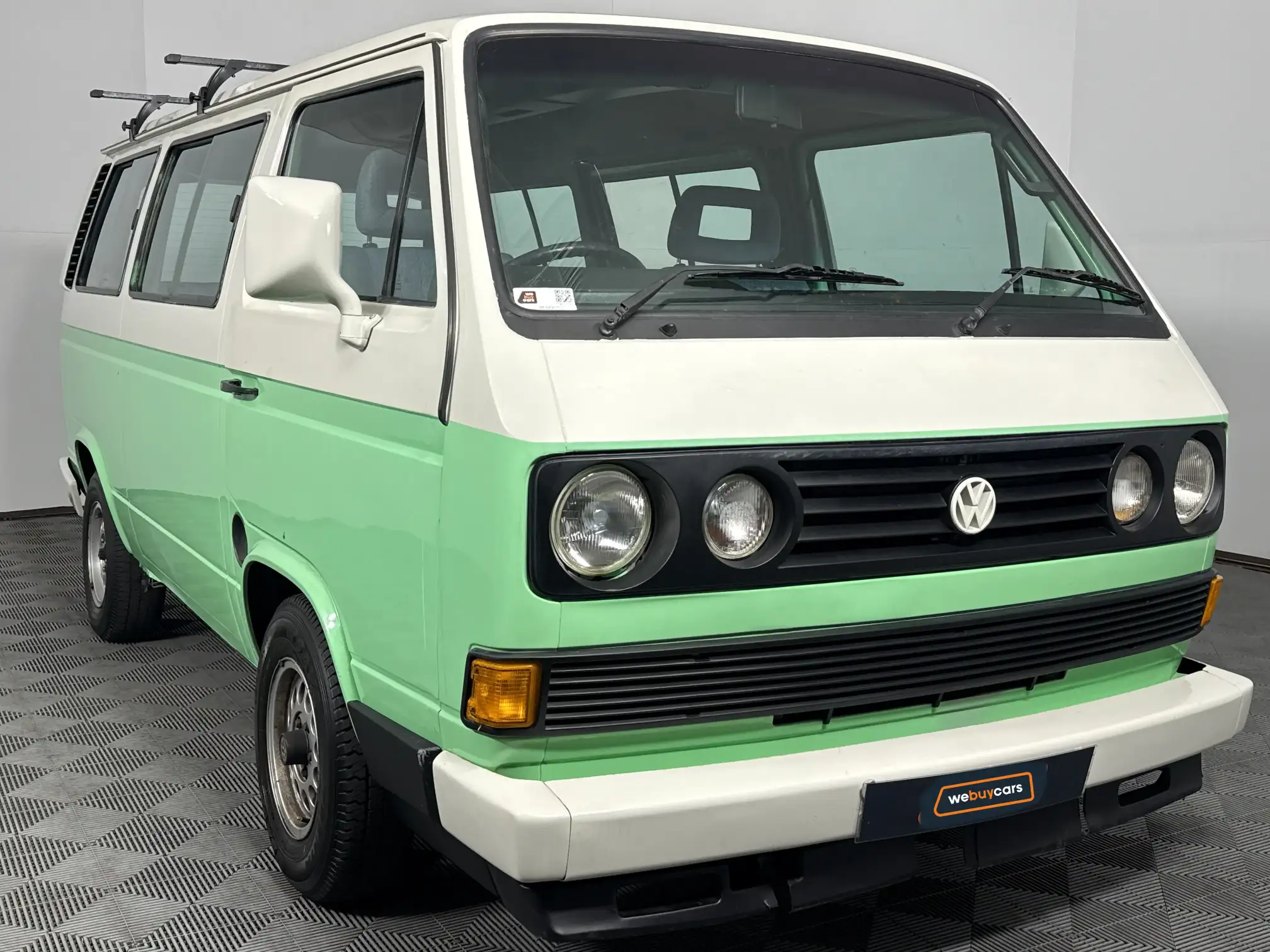 Volkswagen Kombi AND Microbus