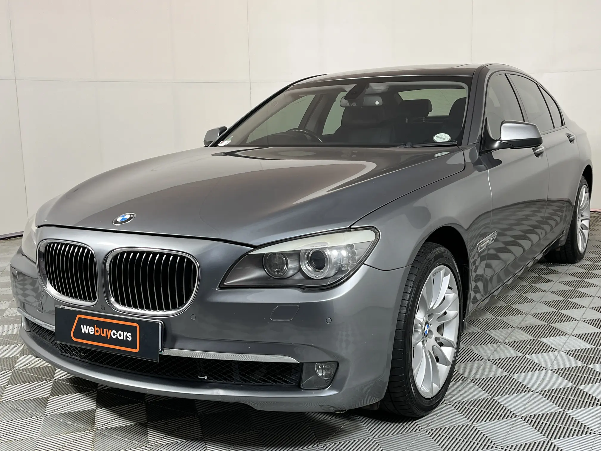 2011 BMW 7 Series 750i (F01)