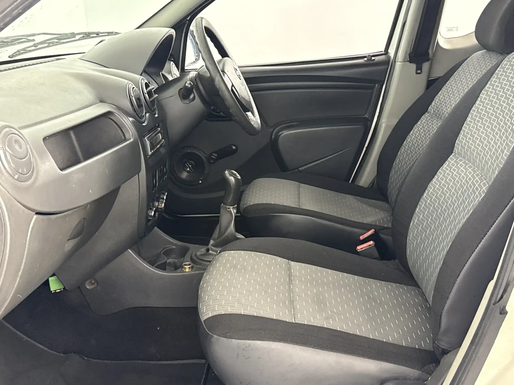 Nissan NP200