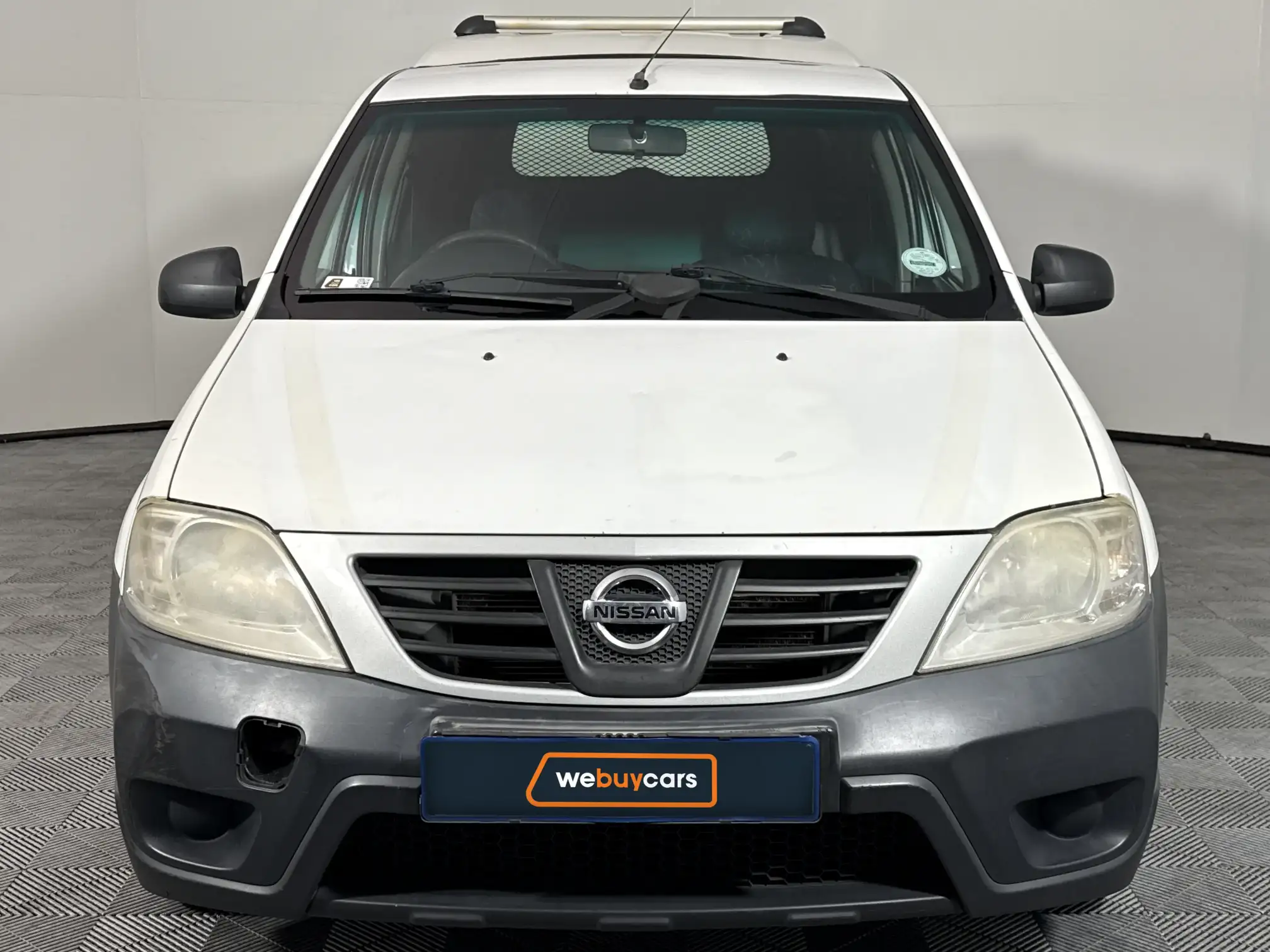 Nissan NP200