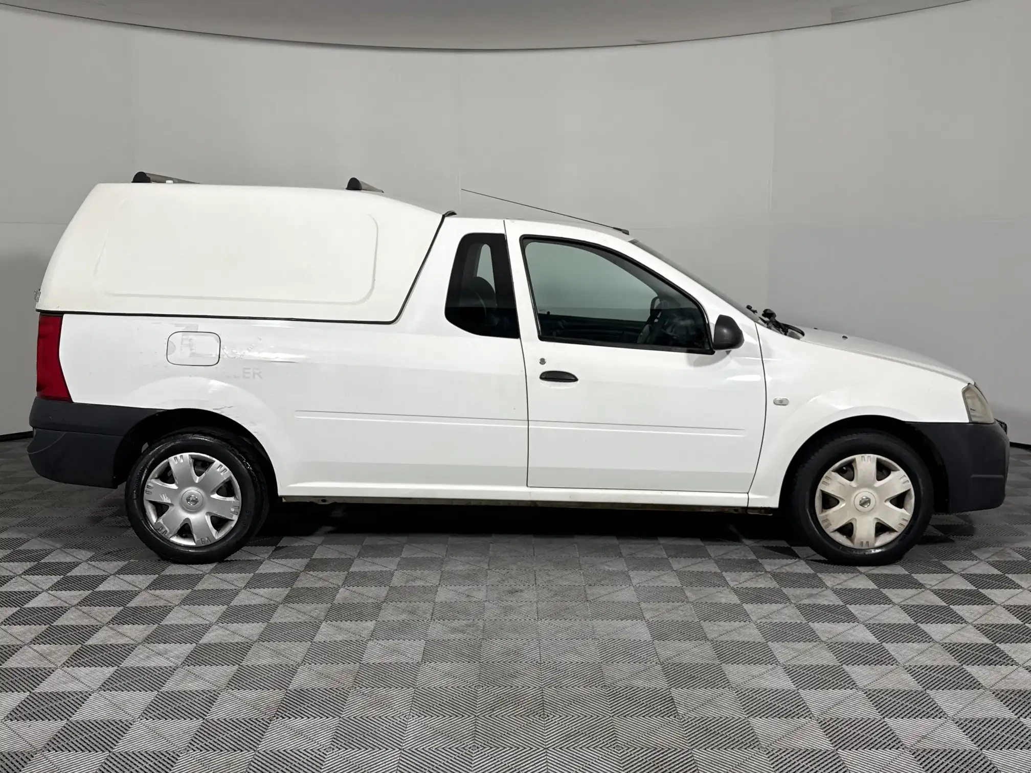 Nissan NP200