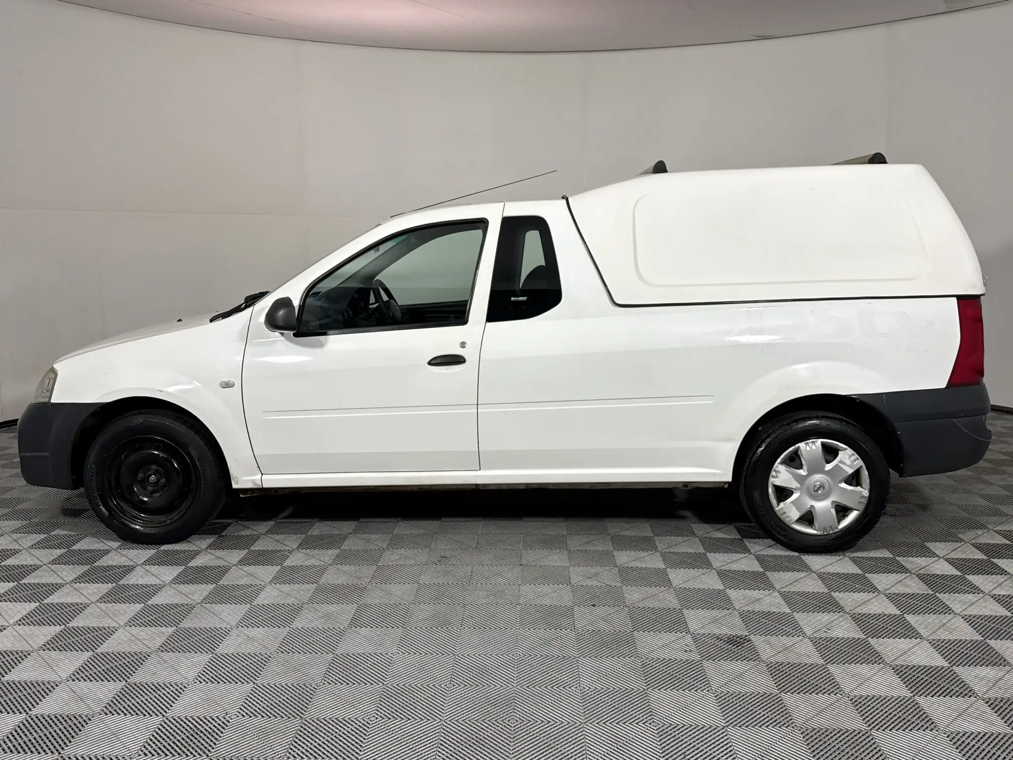 Nissan NP200