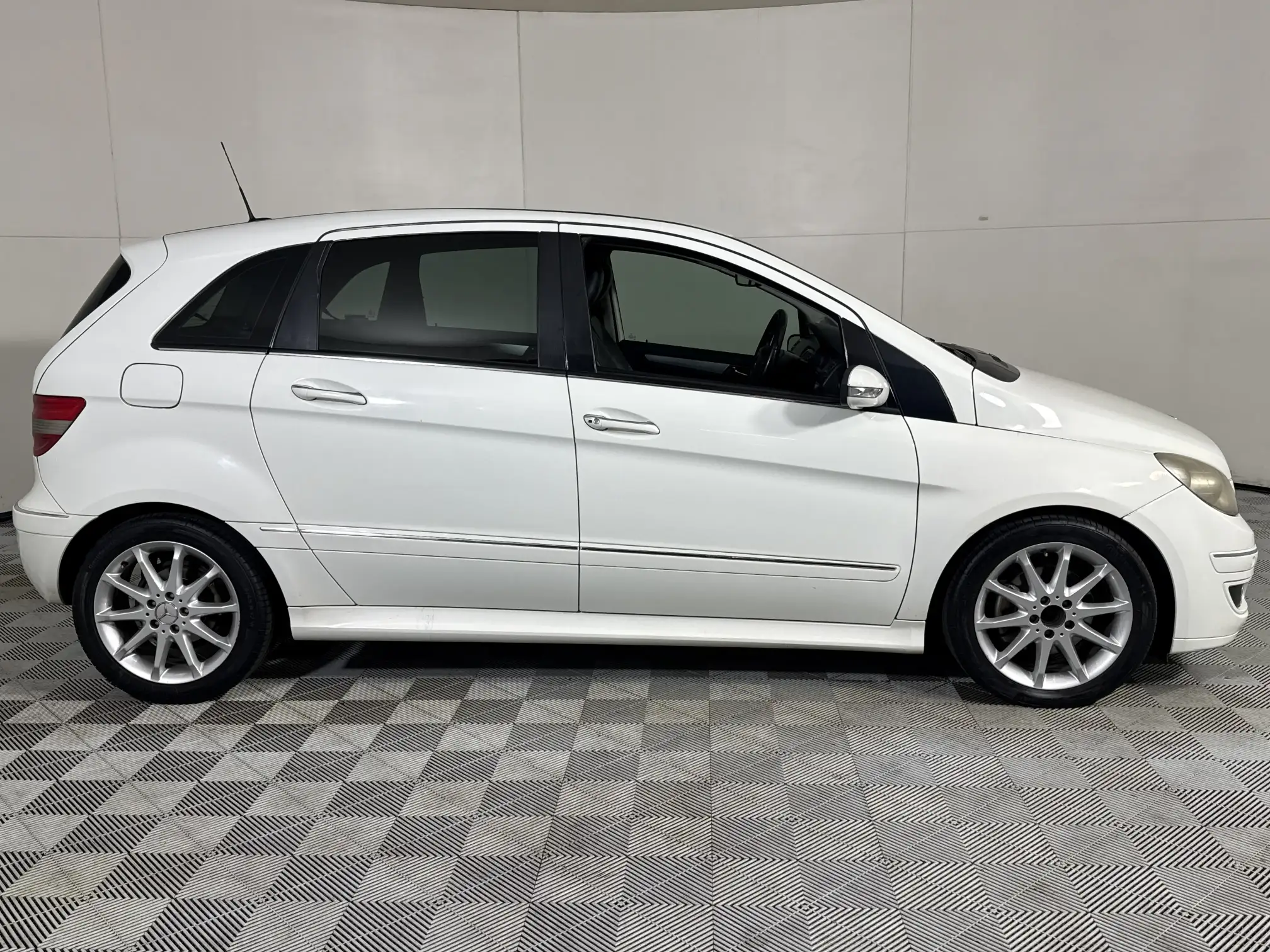 Mercedes-Benz B Class