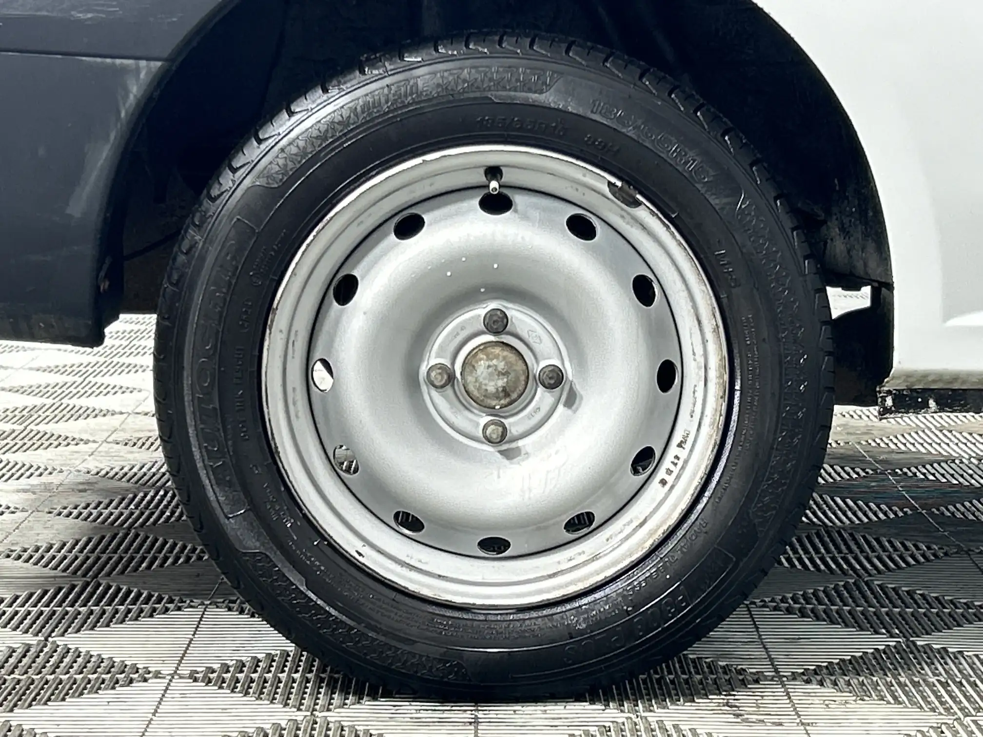 Nissan NP200