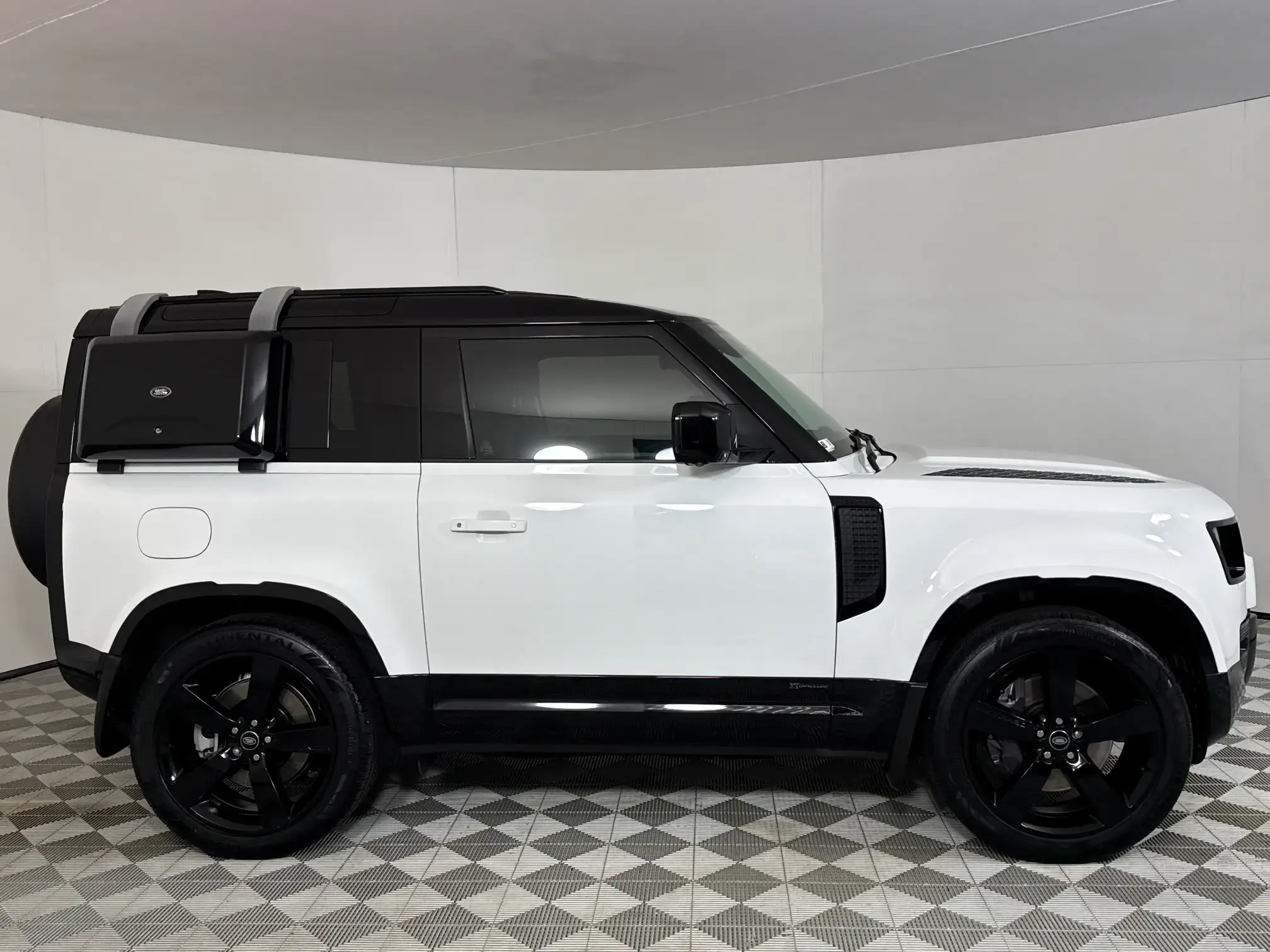 Land Rover Defender 90