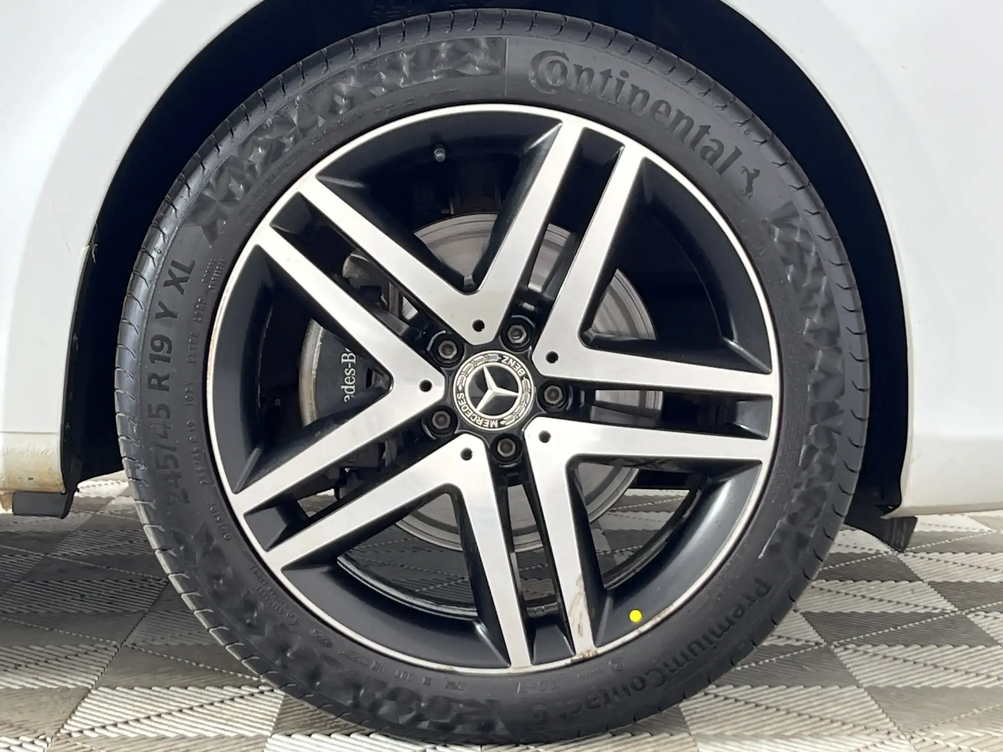 Mercedes-Benz V250