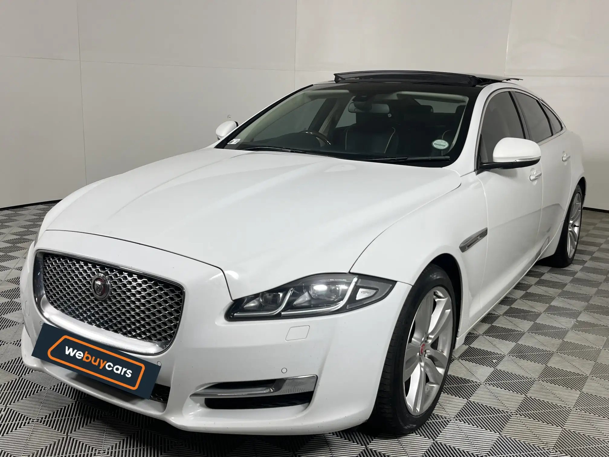 Jaguar XJ