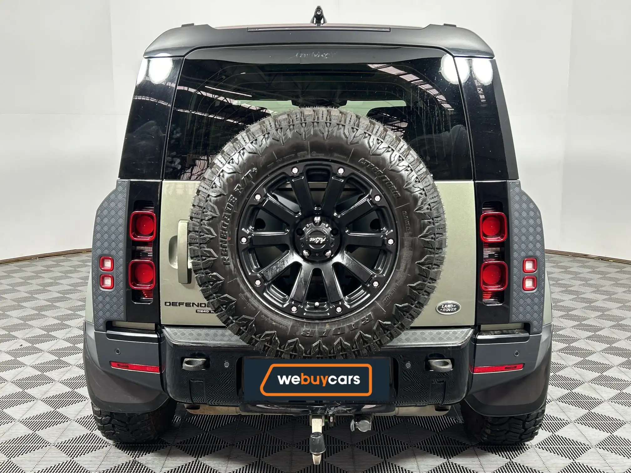 Land Rover Defender 110