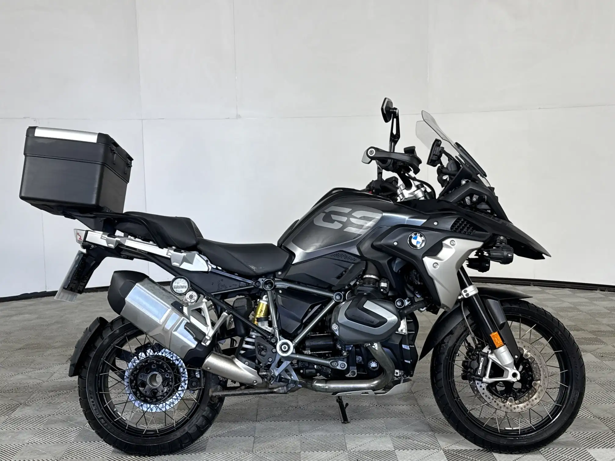 BMW R Series