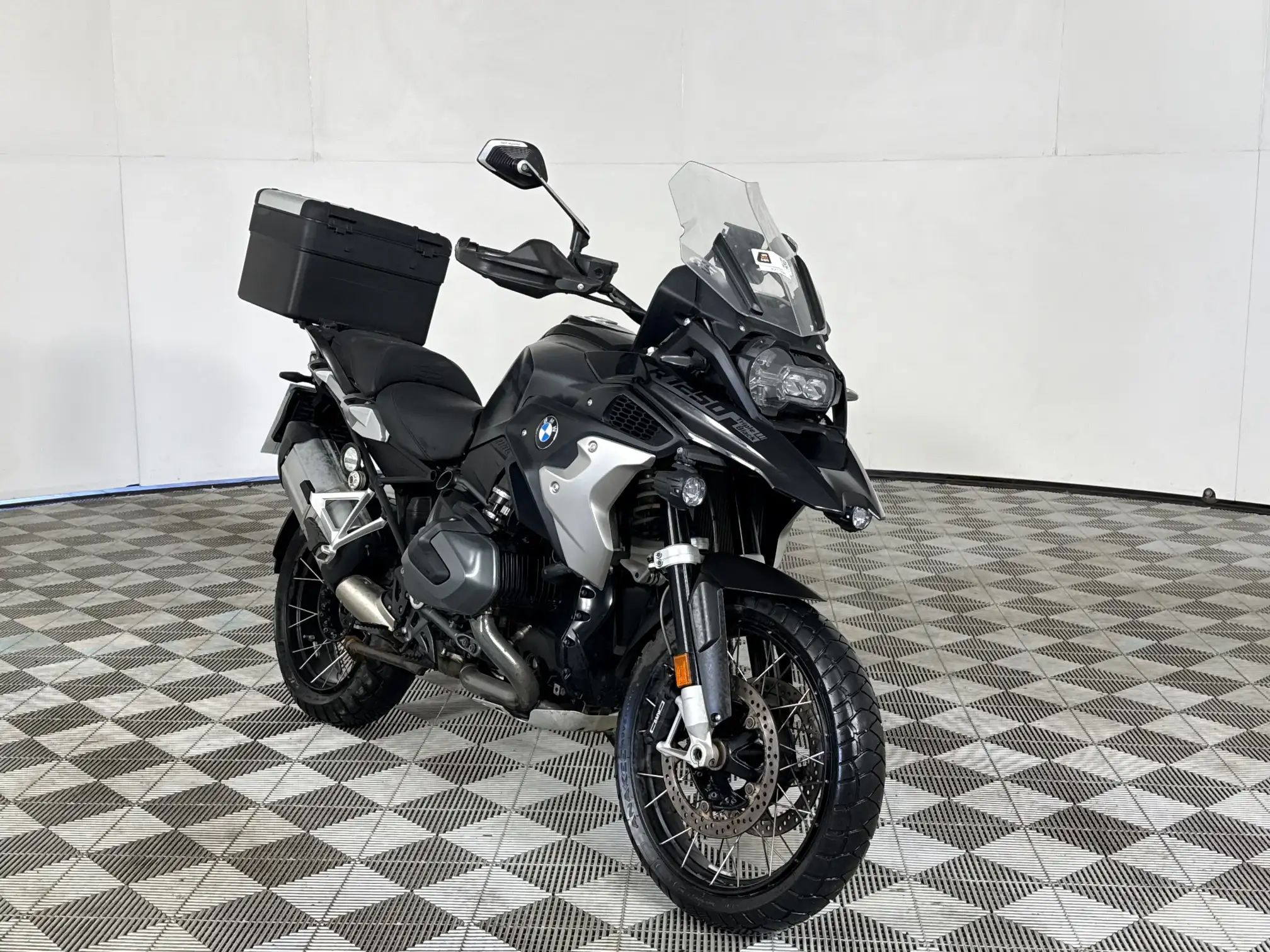BMW R Series