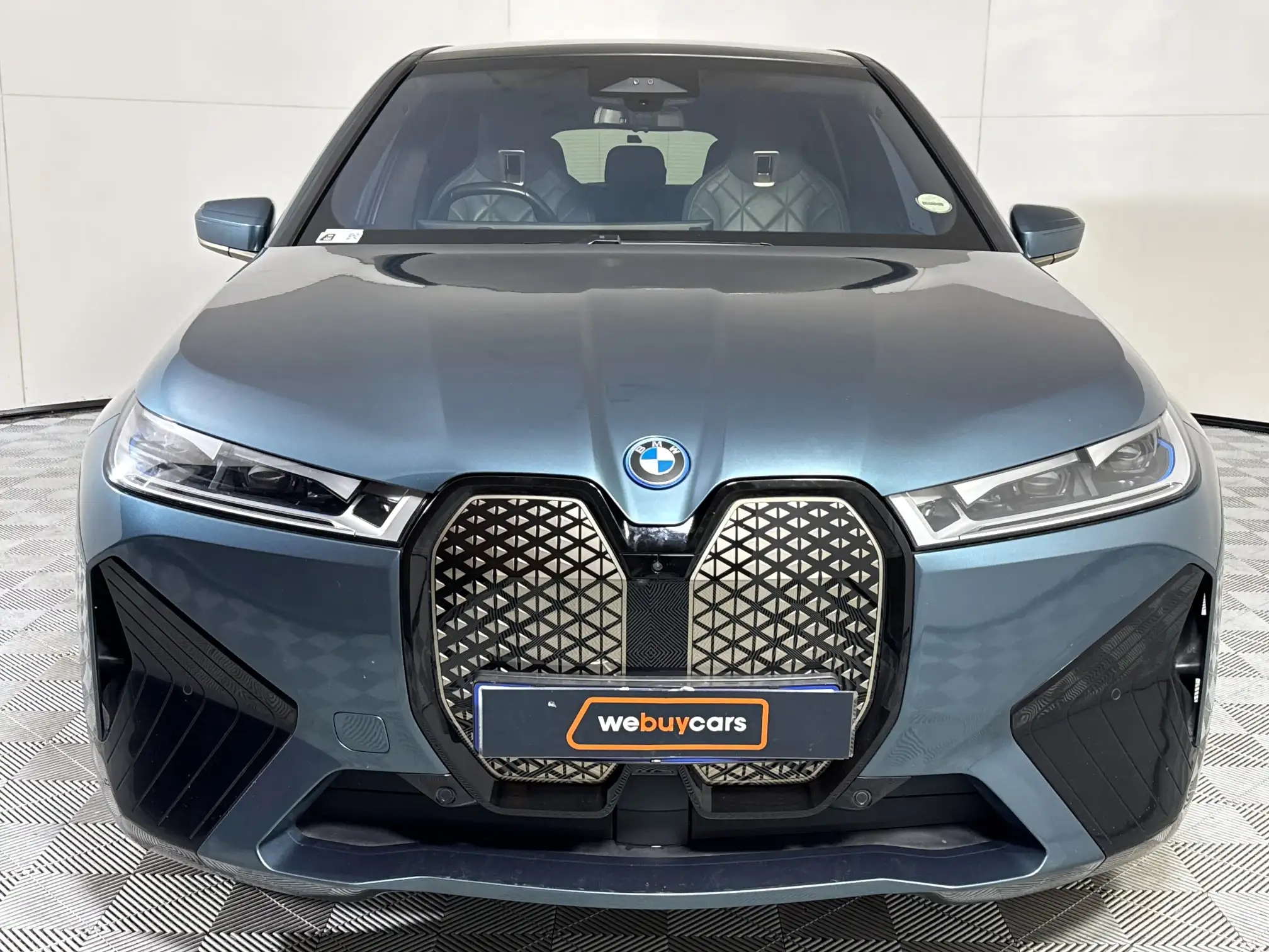 BMW iX