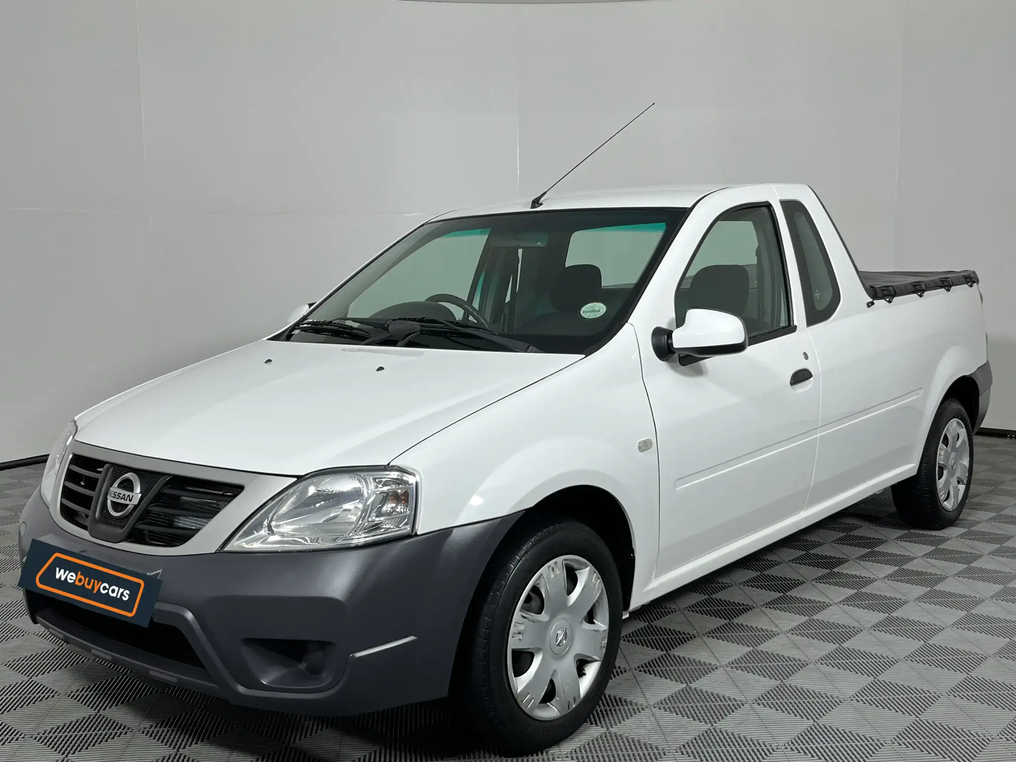 Nissan NP200