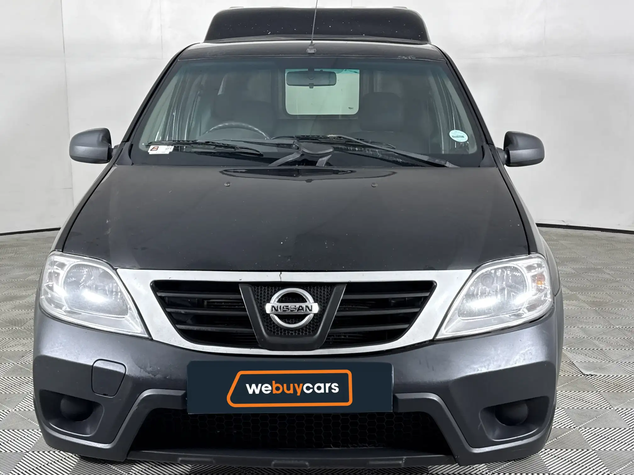 Nissan NP200