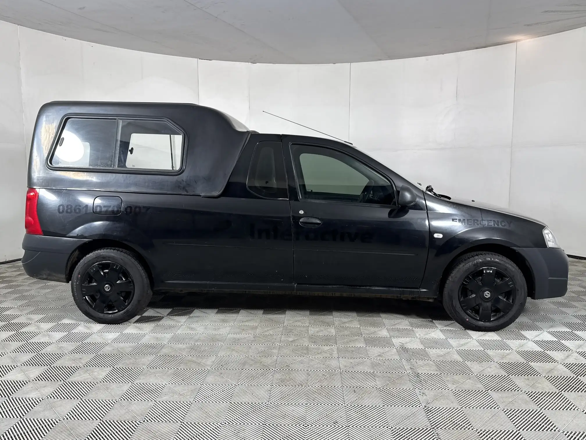 Nissan NP200