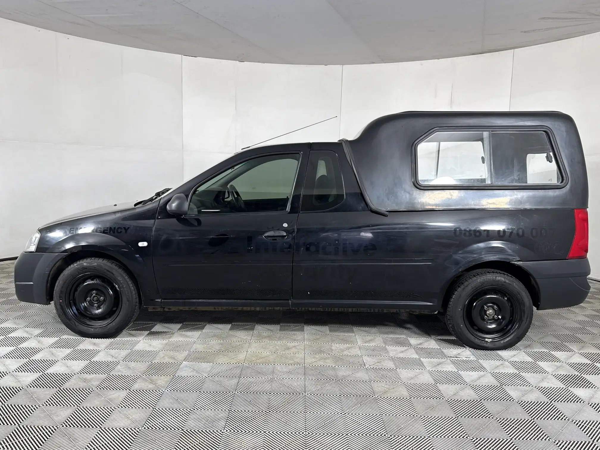 Nissan NP200