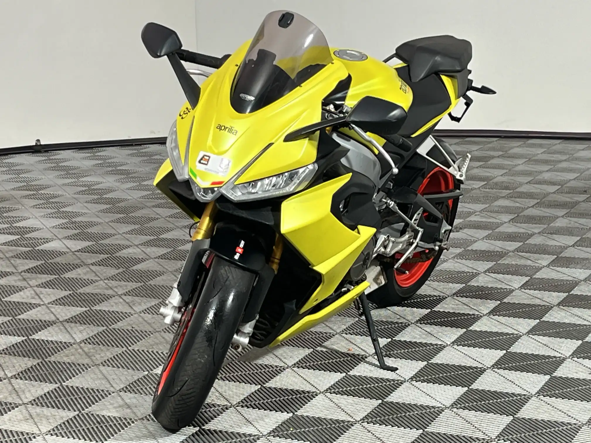 2021 Aprilia RS