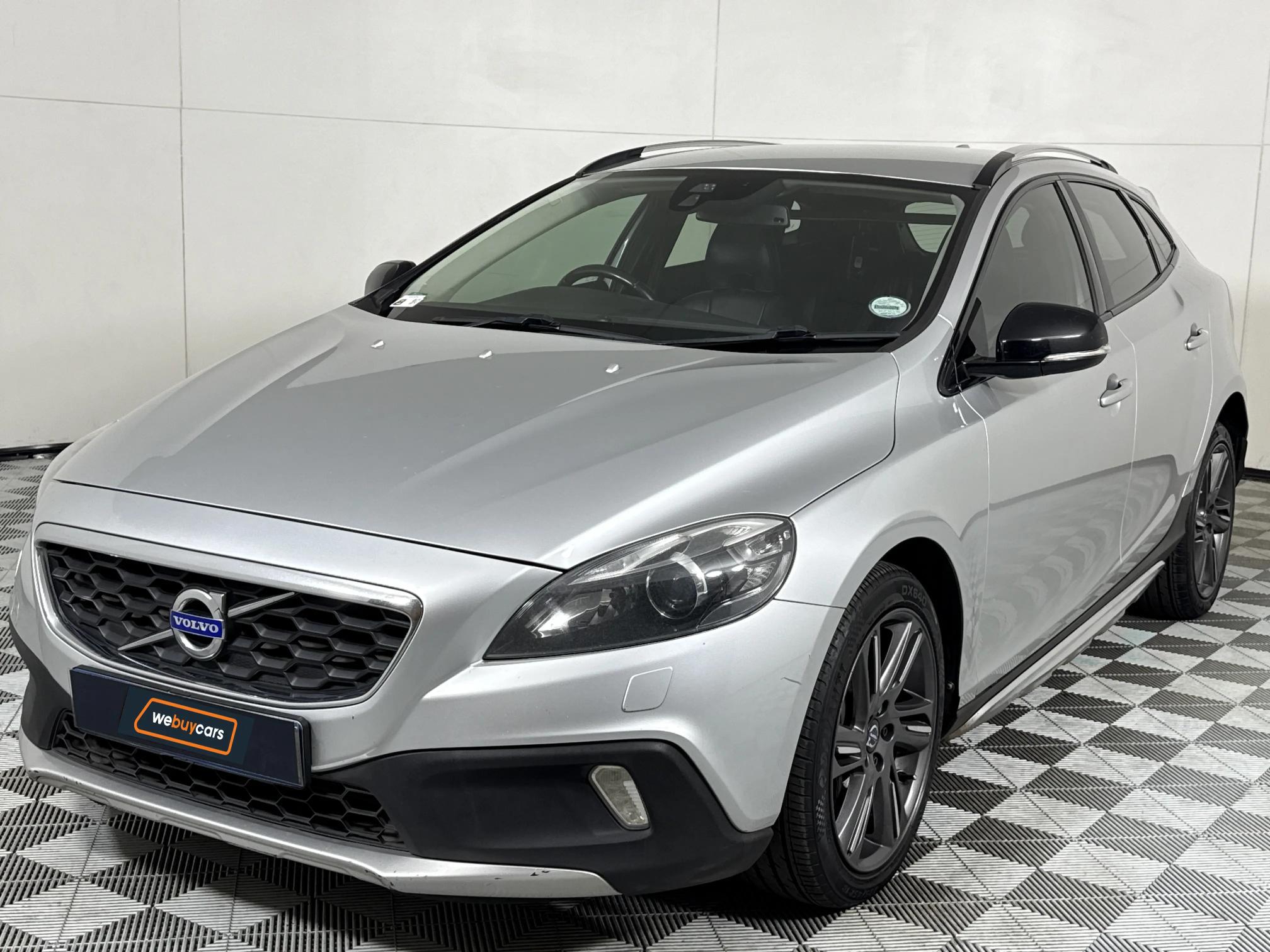 Volvo V40 Cross Country D3 Momentum Geartronic 