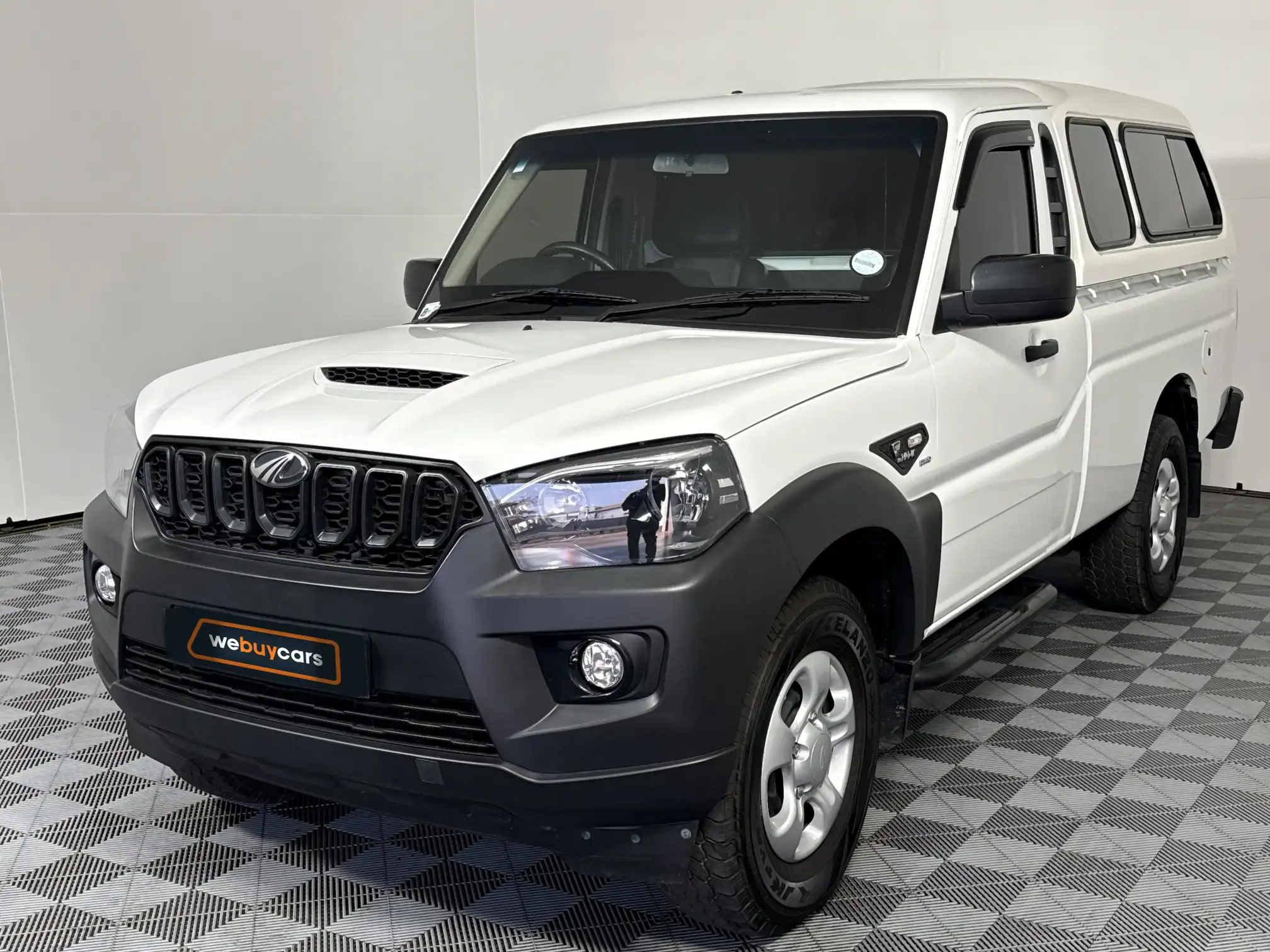 2025 Mahindra PIK UP